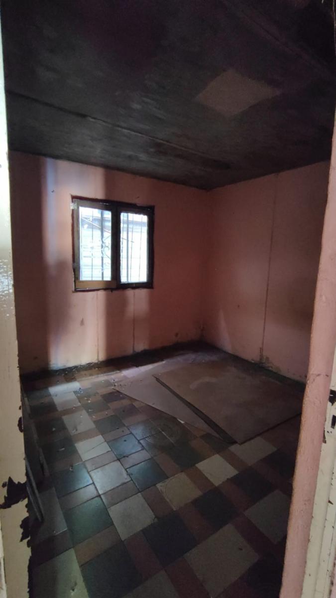 Venta de lote con edificación en Temperley — foto 5