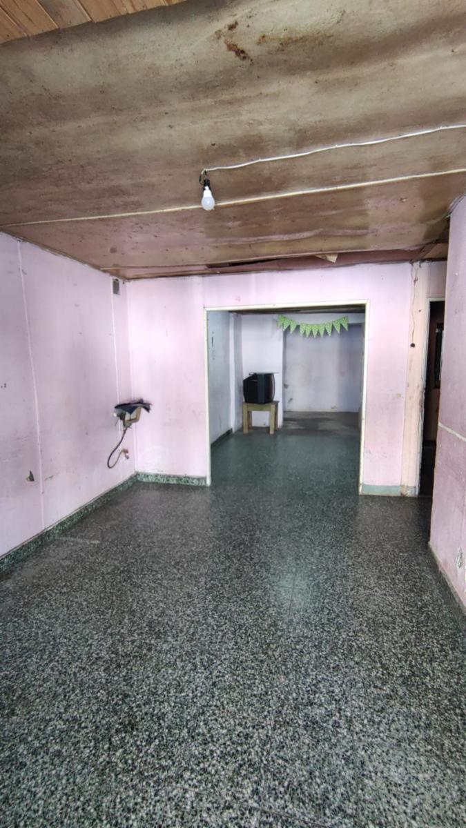 Venta de lote con edificación en Temperley — foto 6