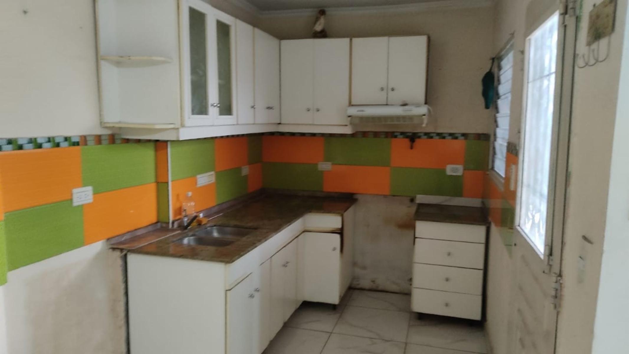 Alquiler de importante local con vivienda en Longchamps - 7