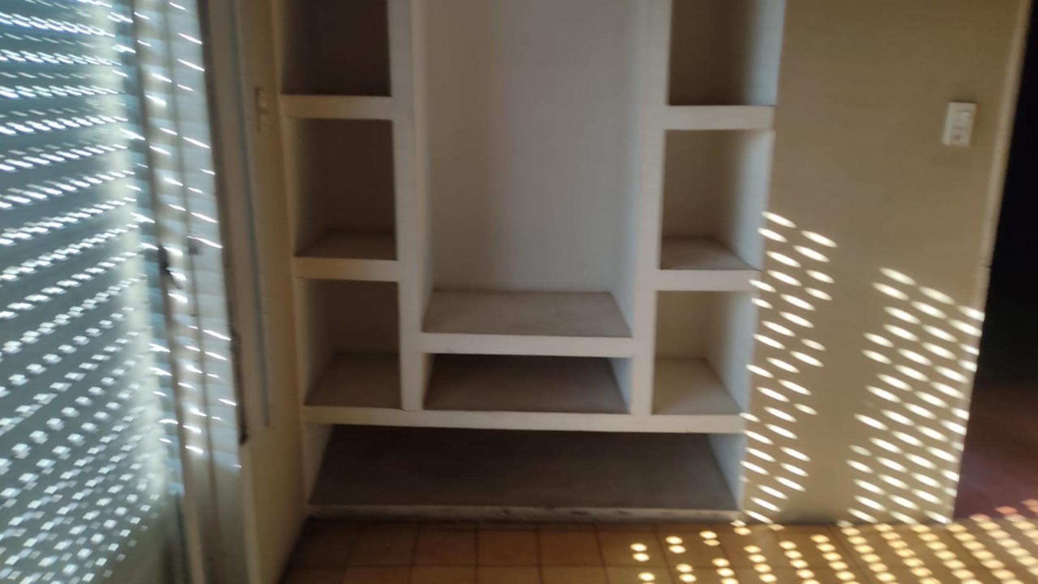 Alquiler de importante local con vivienda en Longchamps - 13