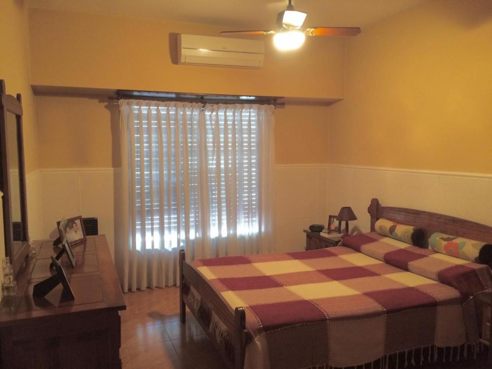 Venta de casa en Burzaco — foto 9