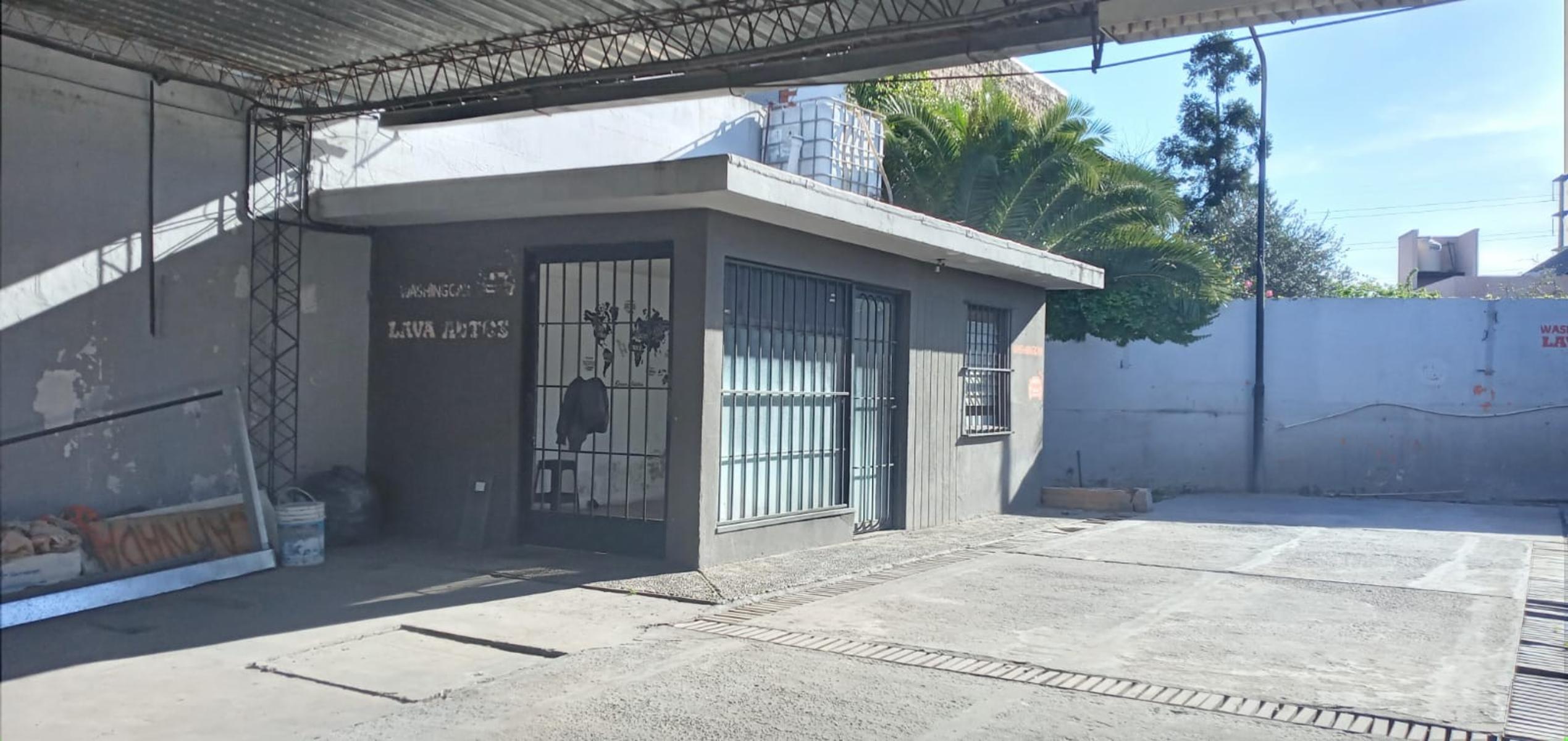 Alquiler de local con playón en sobre Avenida Hipólito Yrigoyen - 4