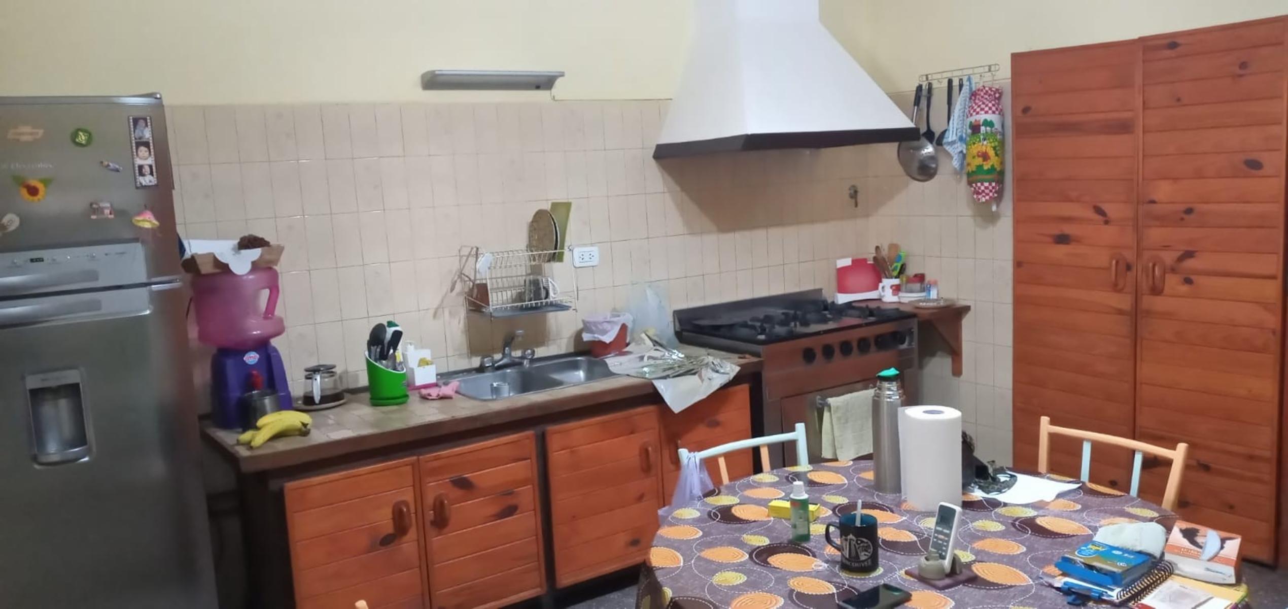 Venta de casa de estilo antiguo en Burzaco — foto 2