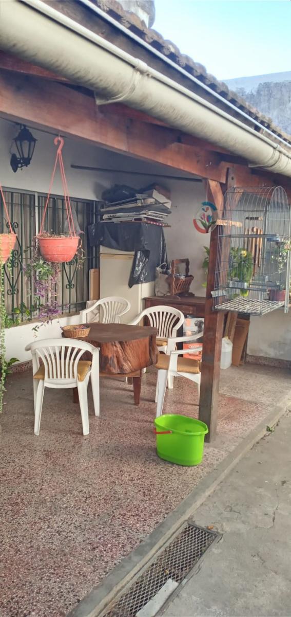 Venta de casa de estilo antiguo en Burzaco — foto 3