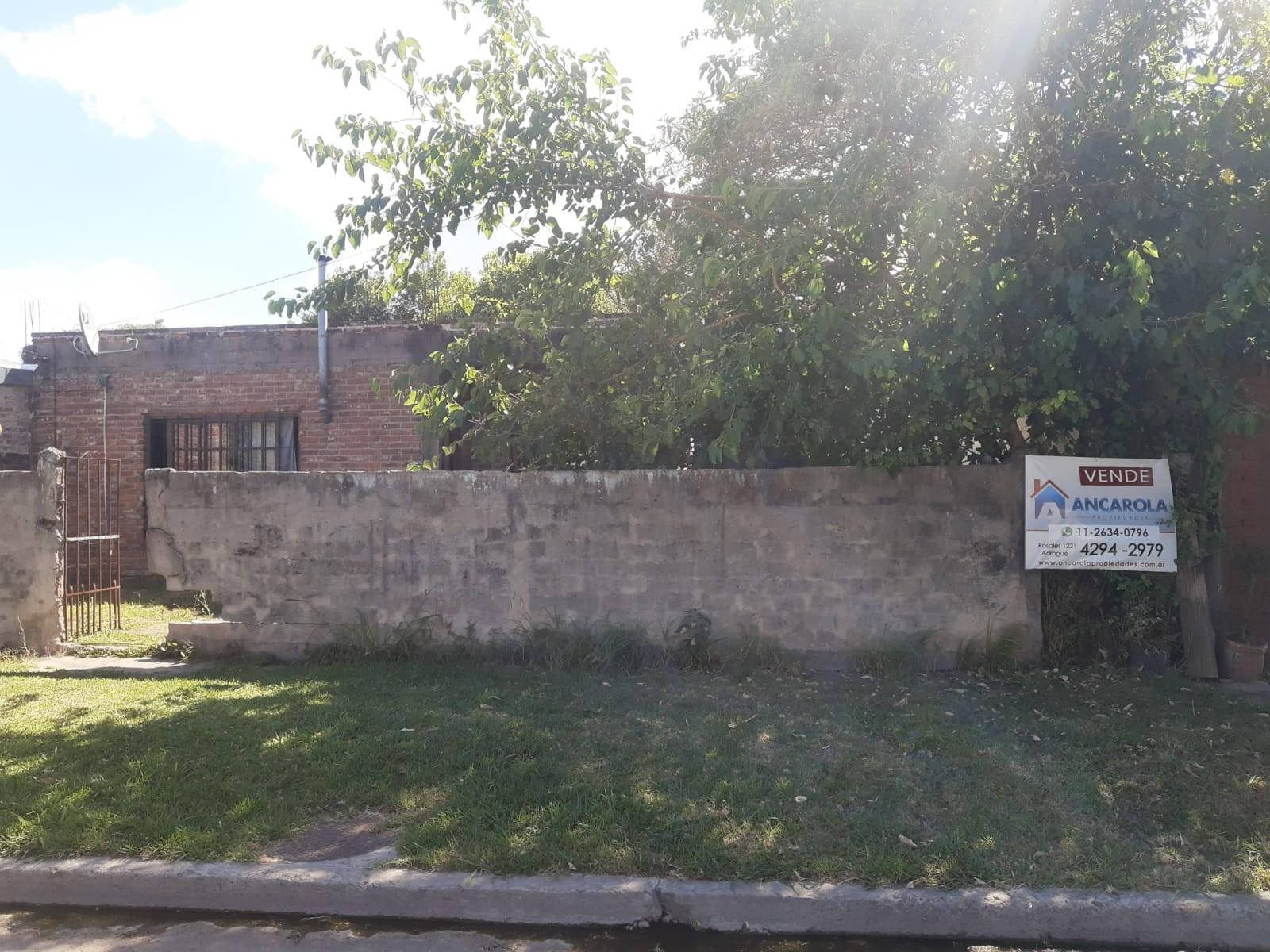 Venta de casa en Rafael Calzada — foto 2