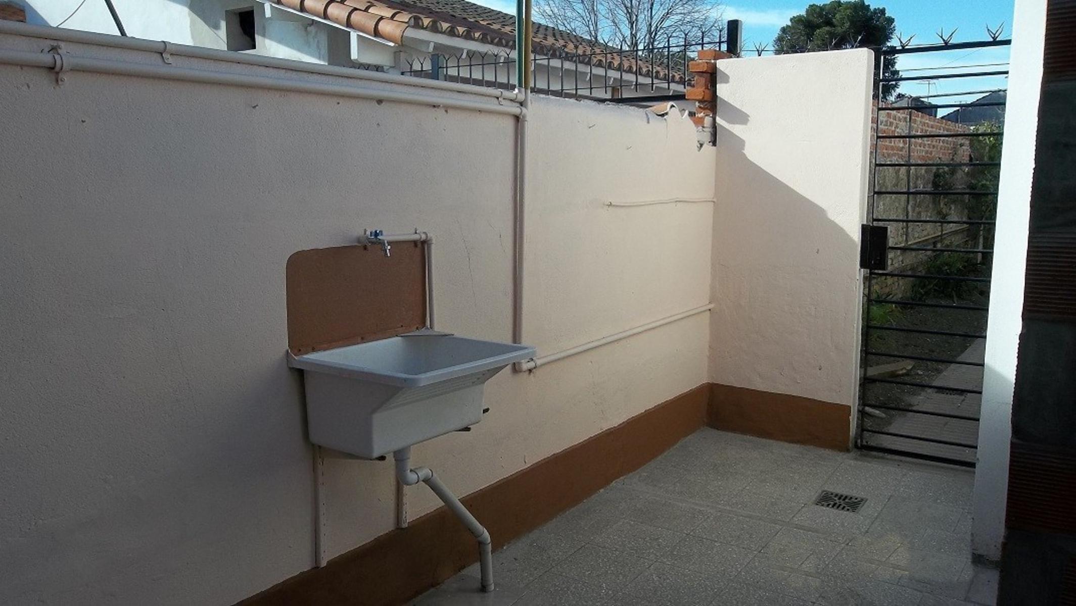 Alquiler de Departamento tipo casa en Adrogué - 3