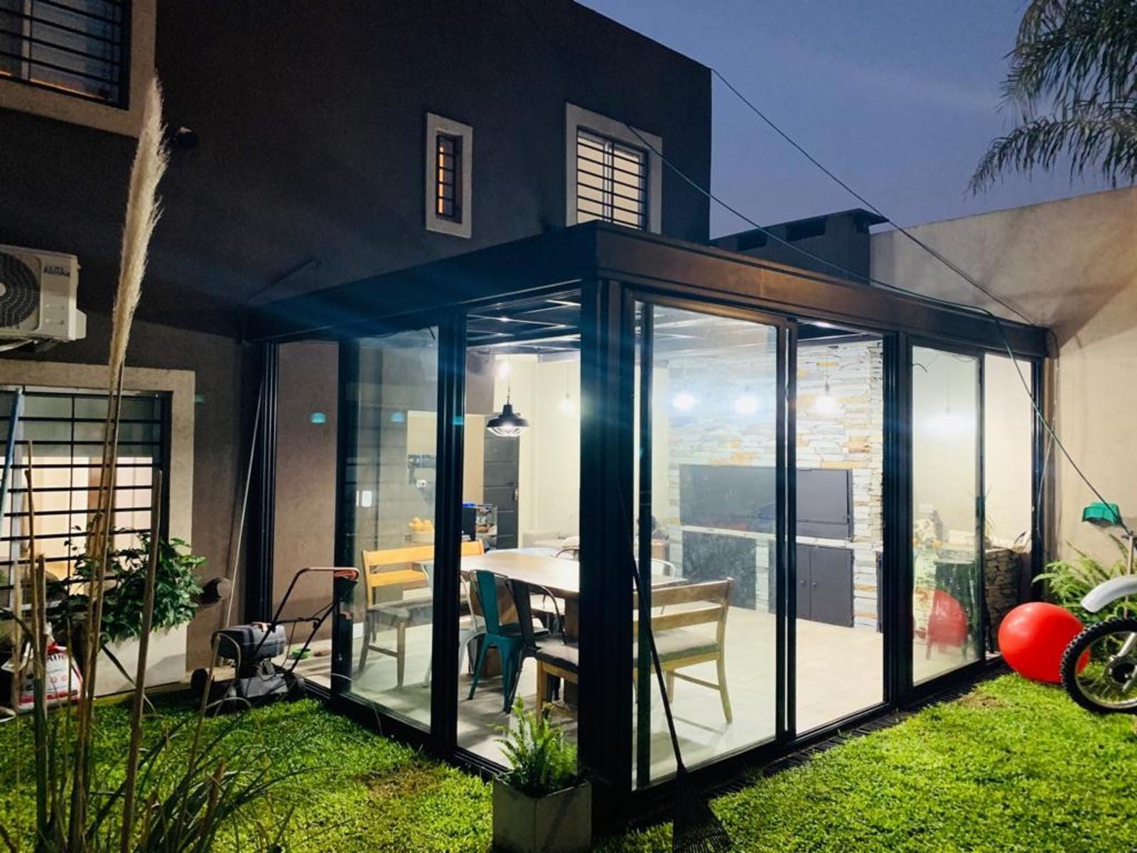 Venta de importante chalet en Rafael Calzada — foto 3