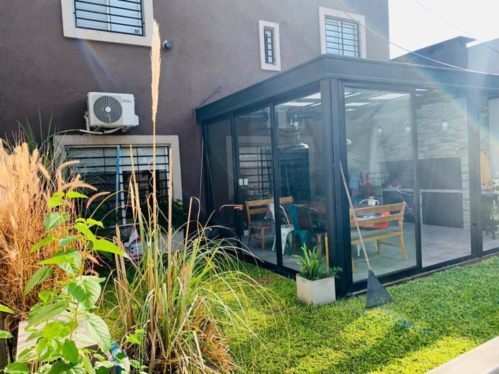 Venta de importante chalet en Rafael Calzada — foto 6