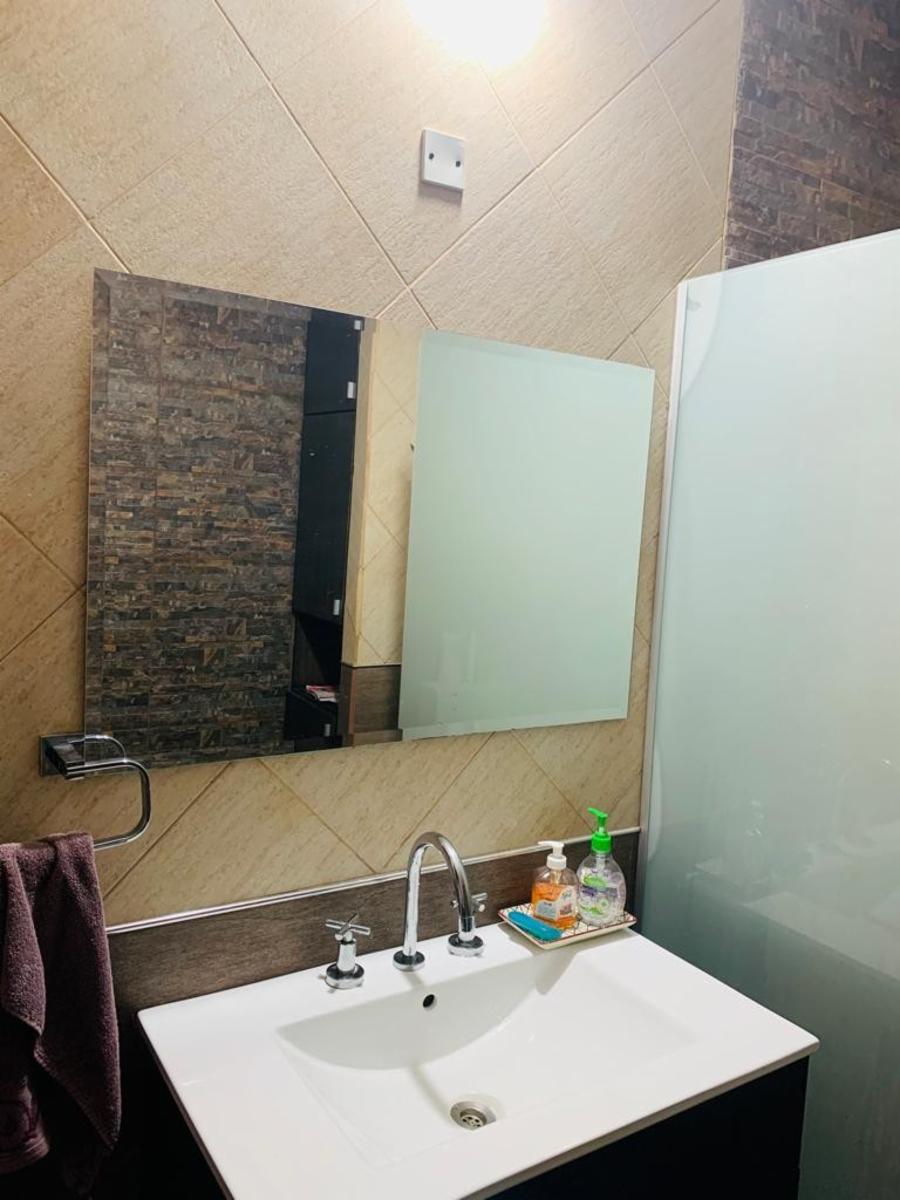 Venta de importante chalet en Rafael Calzada — foto 7