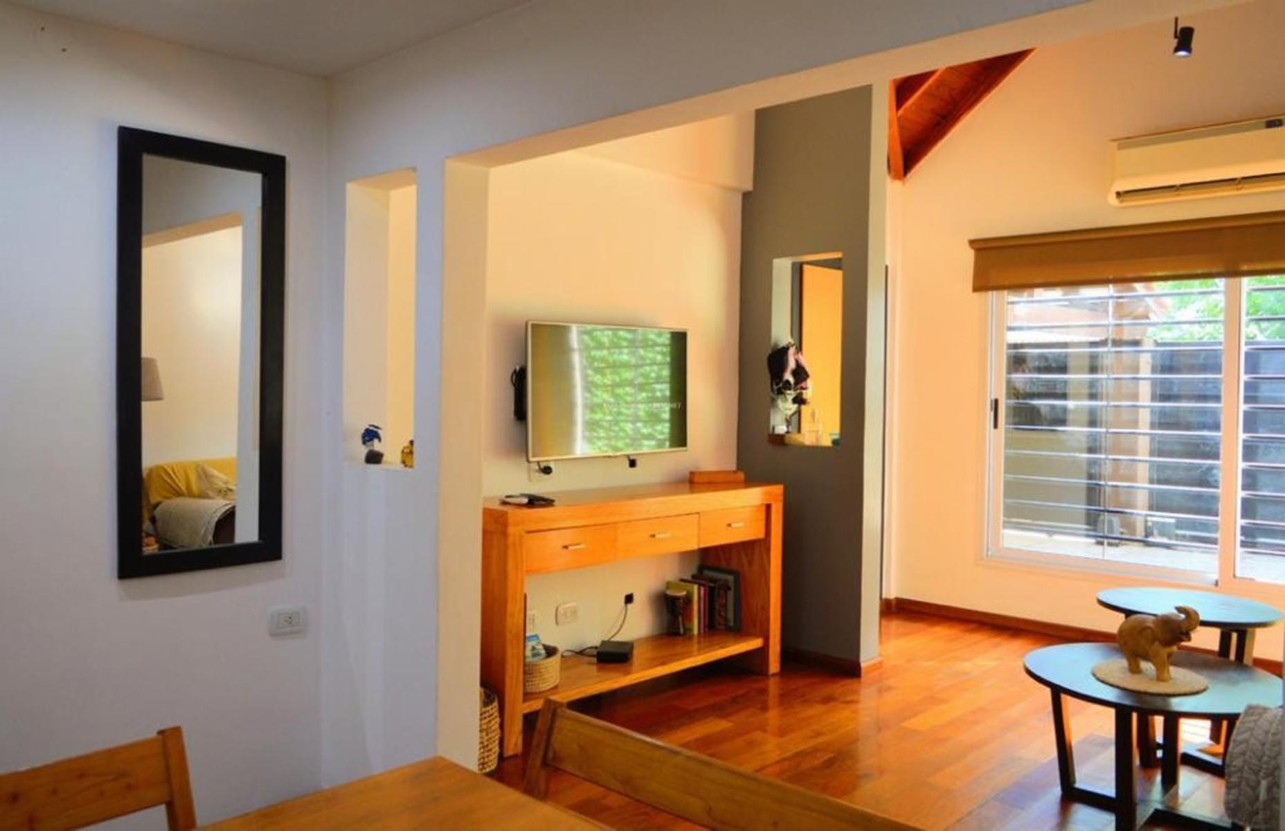 Venta de importante chalet en Rafael Calzada — foto 11