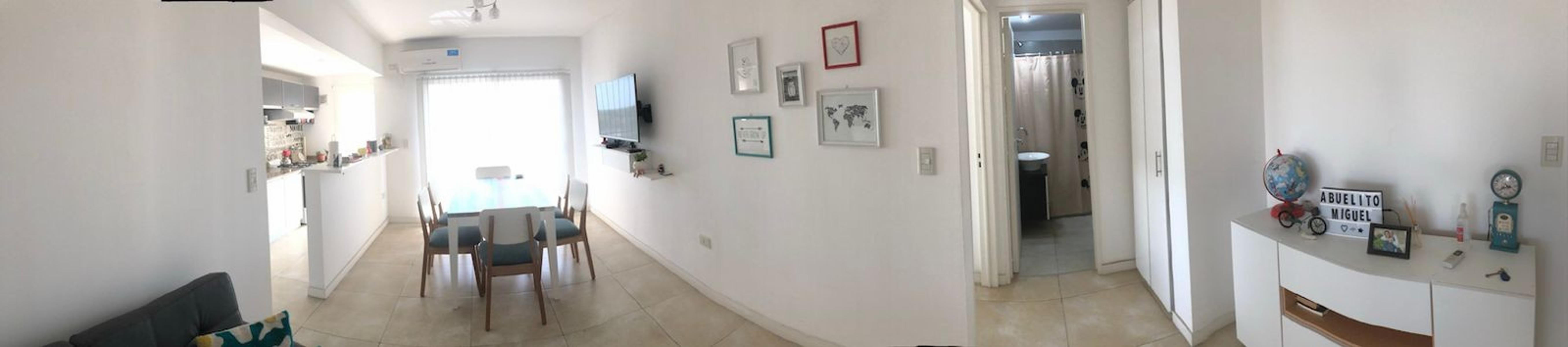 Venta de departamento de dos ambientes en Banfield