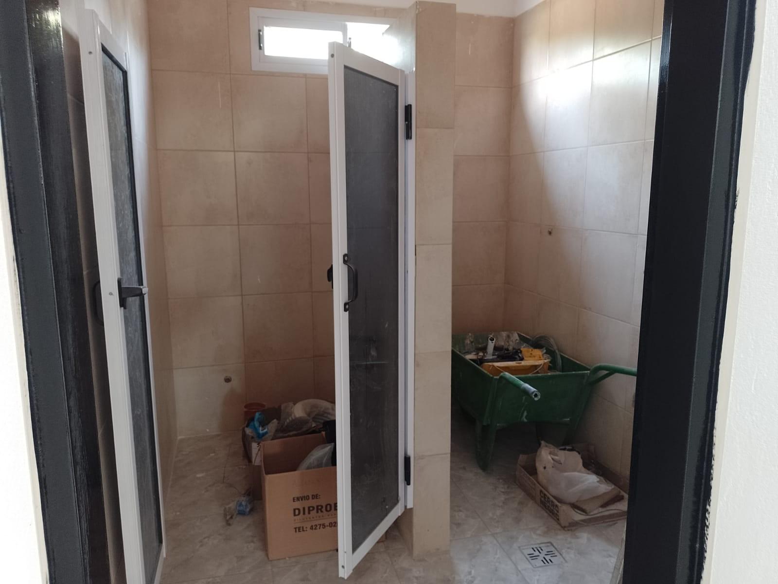 Alquiler de importante salón comercial en San Vicente - 6