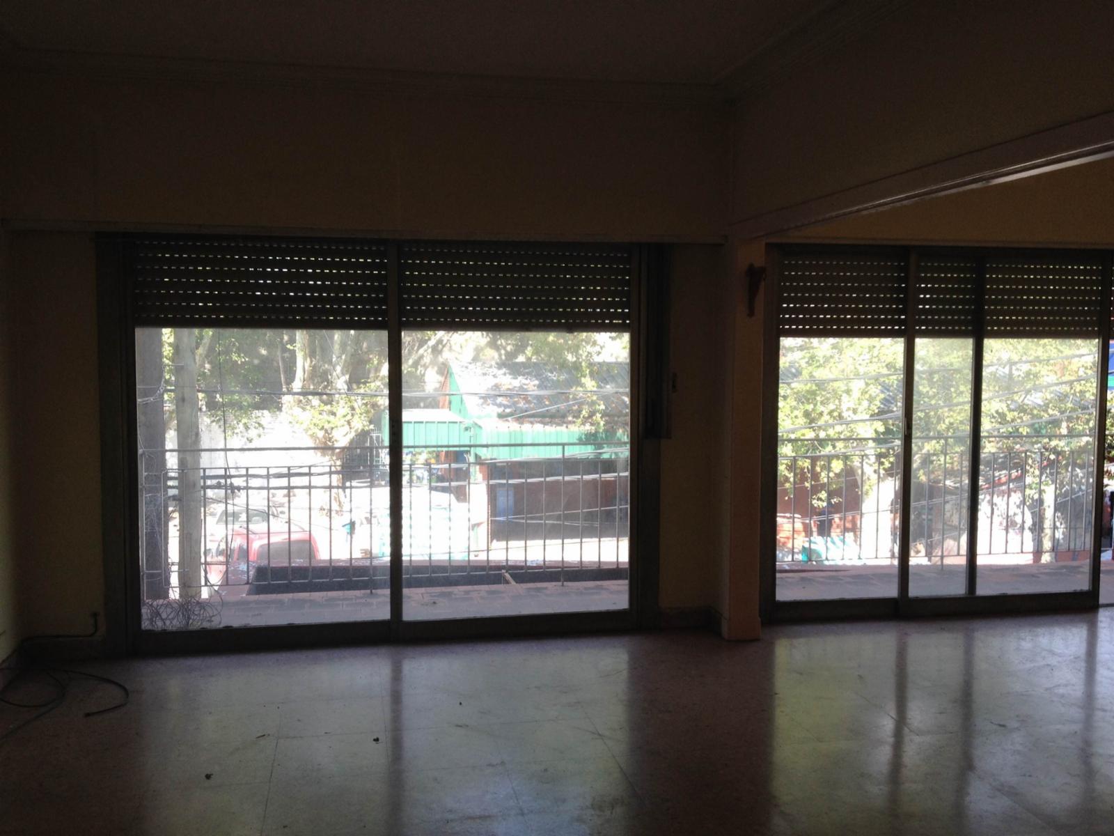 Alquiler de departamento con tres habitaciones y amplia terraza en Burzaco - 6