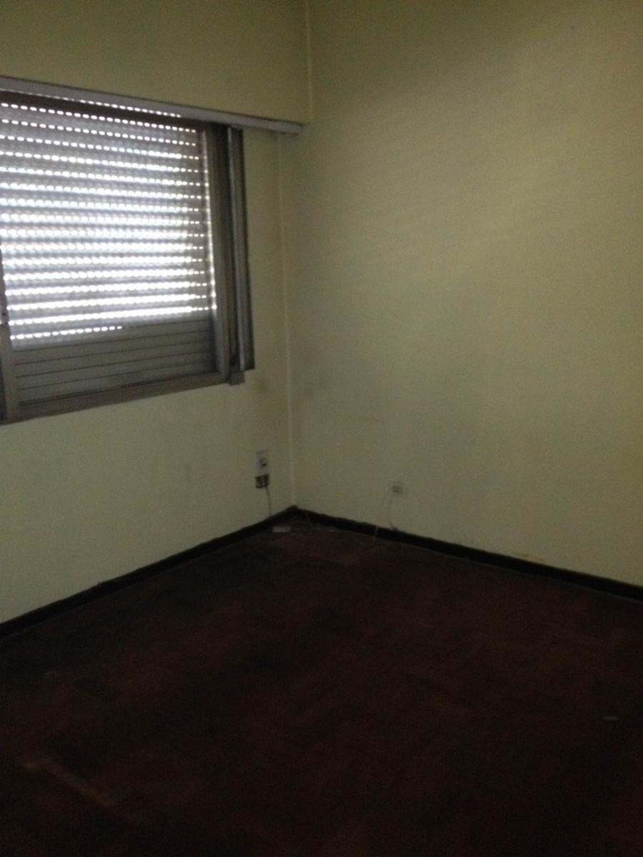Alquiler de departamento con tres habitaciones y amplia terraza en Burzaco - 12