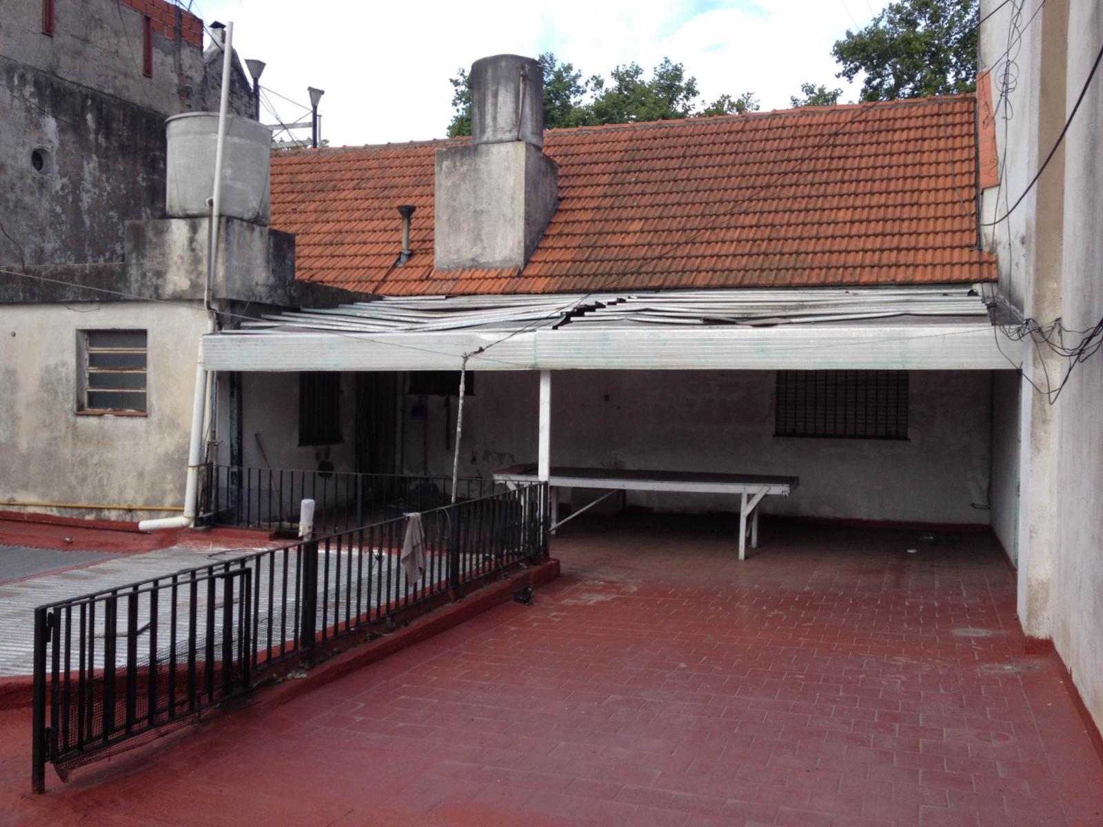 Alquiler de departamento con tres habitaciones y amplia terraza en Burzaco - 13