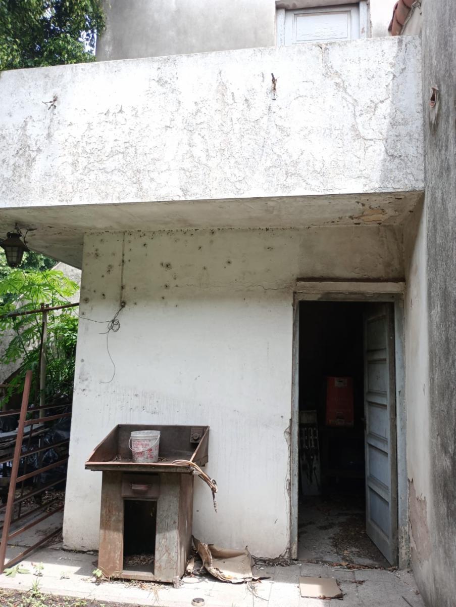 Venta de lote con edificación a reciclar sobre Avenida San Martín — foto 3