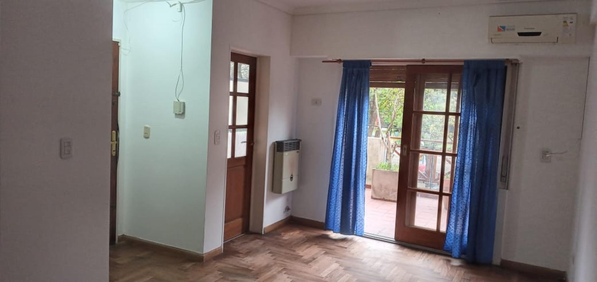 Alquiler de departamento de dos ambientes con cochera en Adrogué - 5