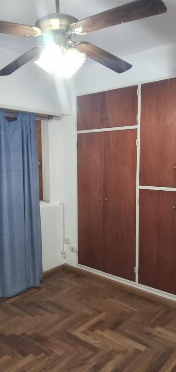 Alquiler de departamento de dos ambientes con cochera en Adrogué - 9