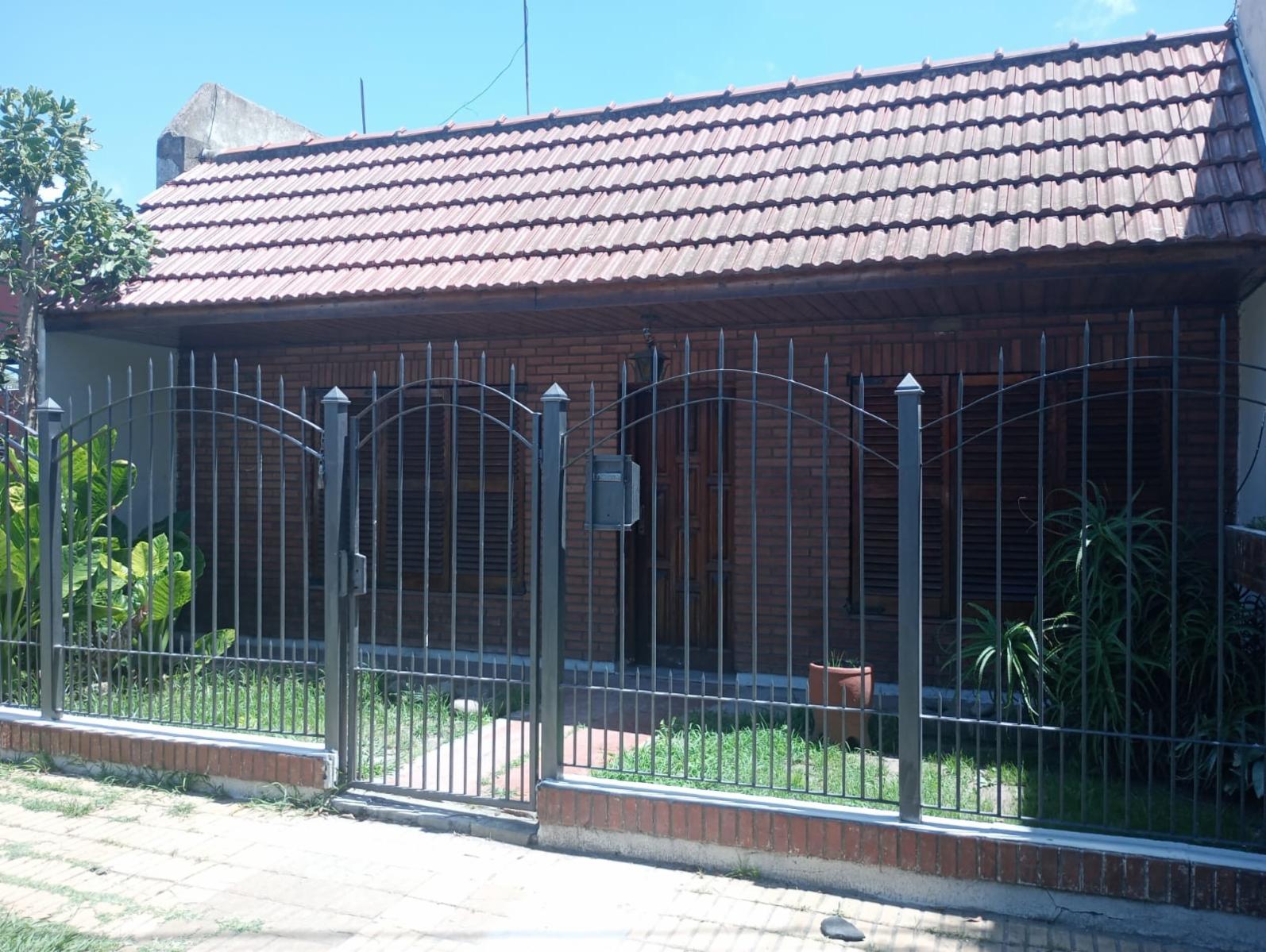 Alquiler de casa en Burzaco - 1