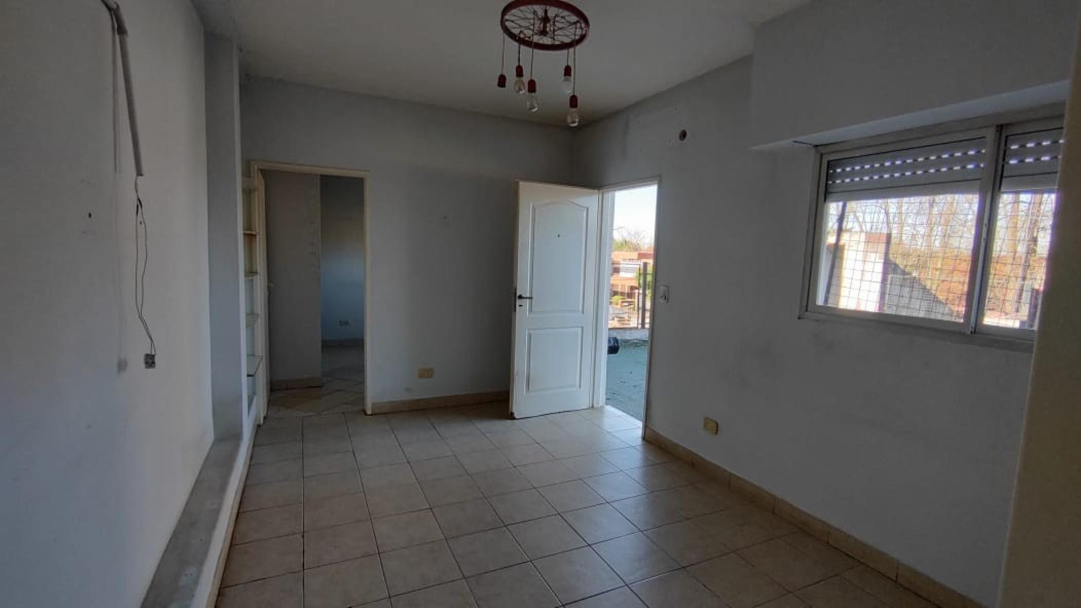 Alquiler de departamento de tres ambientes en Adrogué - 2