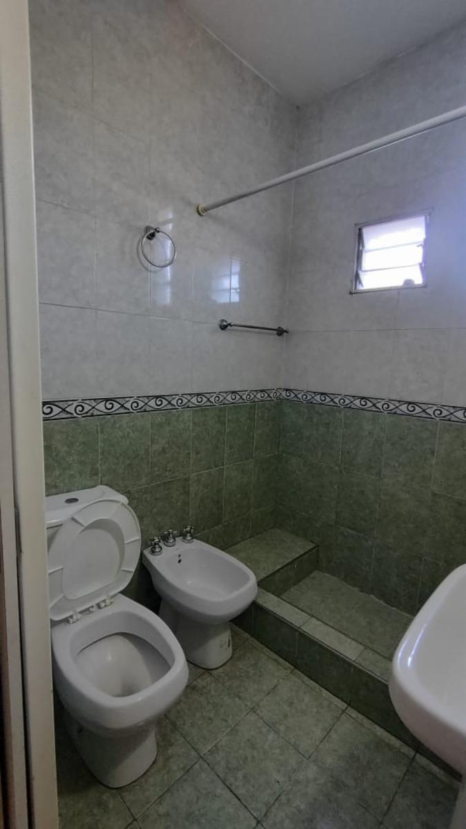 Alquiler de departamento de tres ambientes en Adrogué - 9