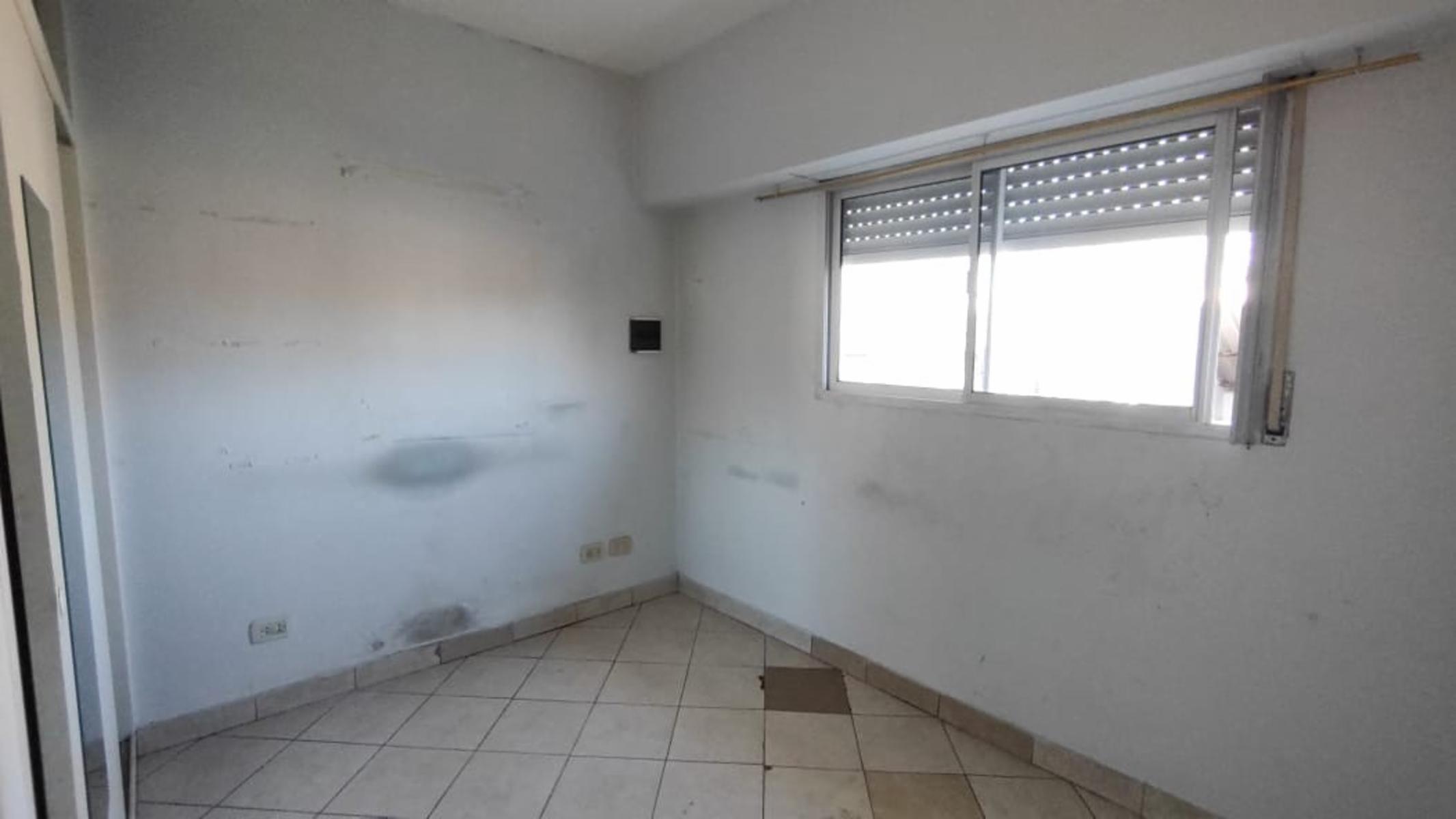 Alquiler de departamento de tres ambientes en Adrogué - 10