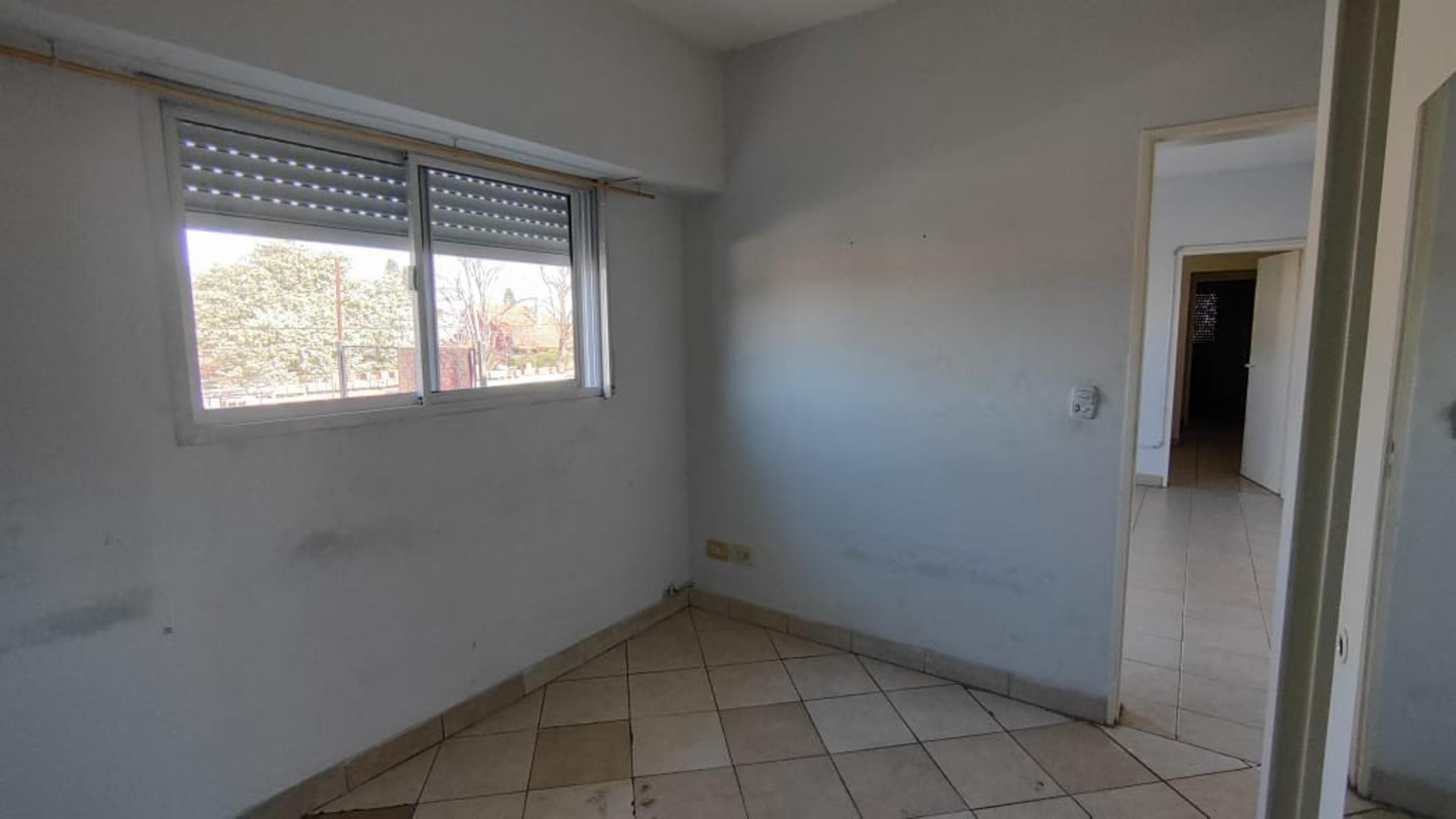 Alquiler de departamento de tres ambientes en Adrogué - 12
