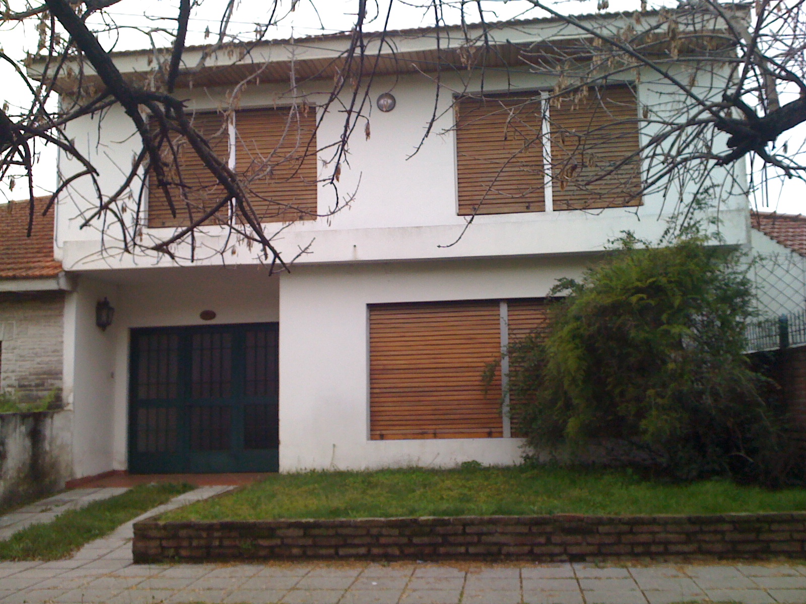 Importante Chalet en José Mármol — foto 2