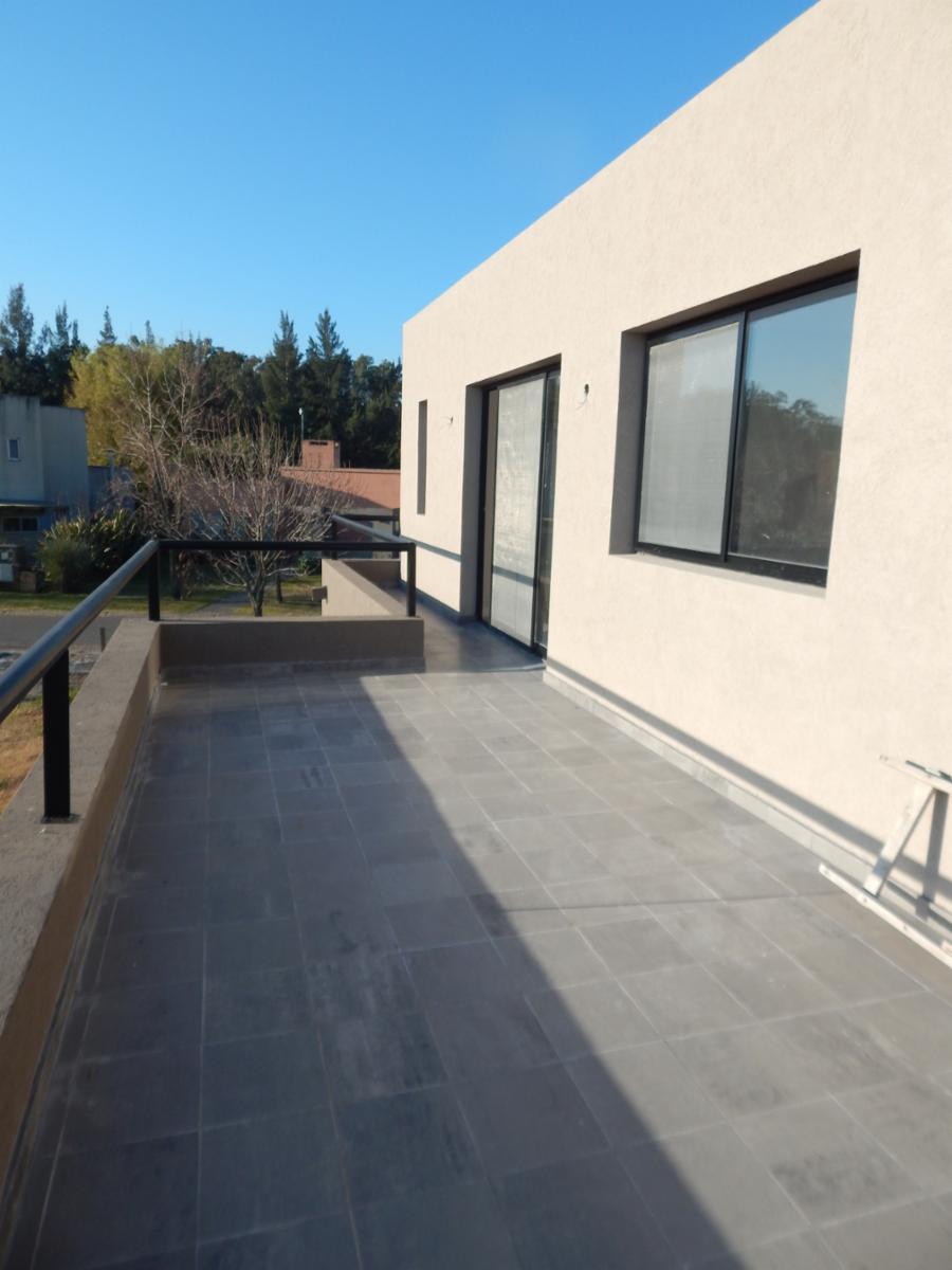 SE VENDE HERMOSA CASA EN EL BARRIO CERRADO SAN ISIDRO LABRADOR TIGRE