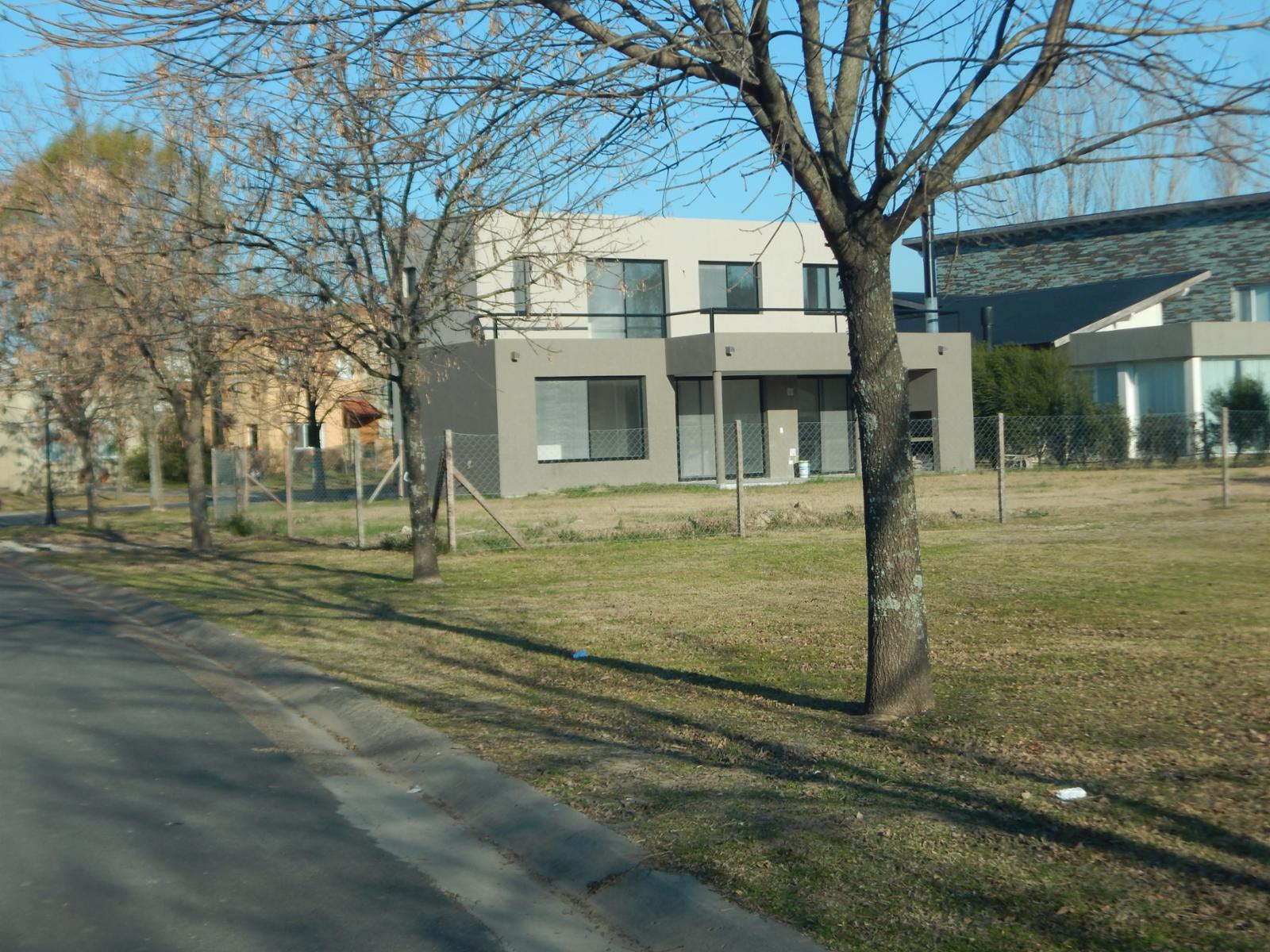 SE VENDE HERMOSA CASA EN EL BARRIO CERRADO SAN ISIDRO LABRADOR TIGRE — foto 2