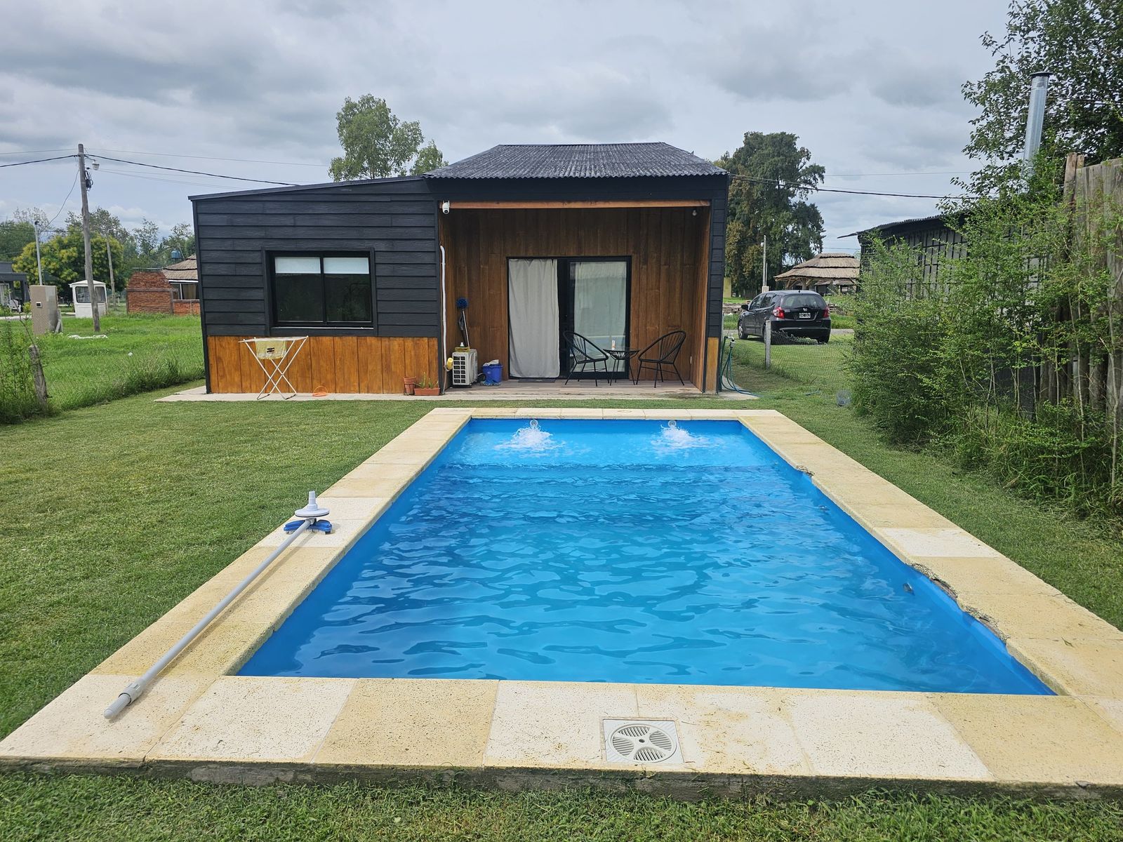 Excelente casa en barrio cerrado con pileta, quincho y parrilla. Toda amoblada — foto 2
