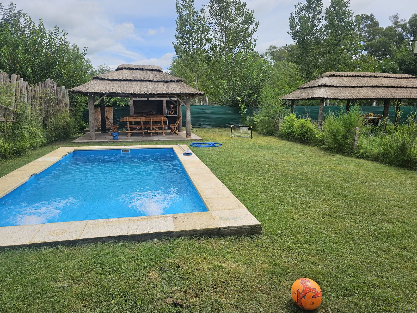 Excelente casa en barrio cerrado con pileta, quincho y parrilla. Toda amoblada — foto 4