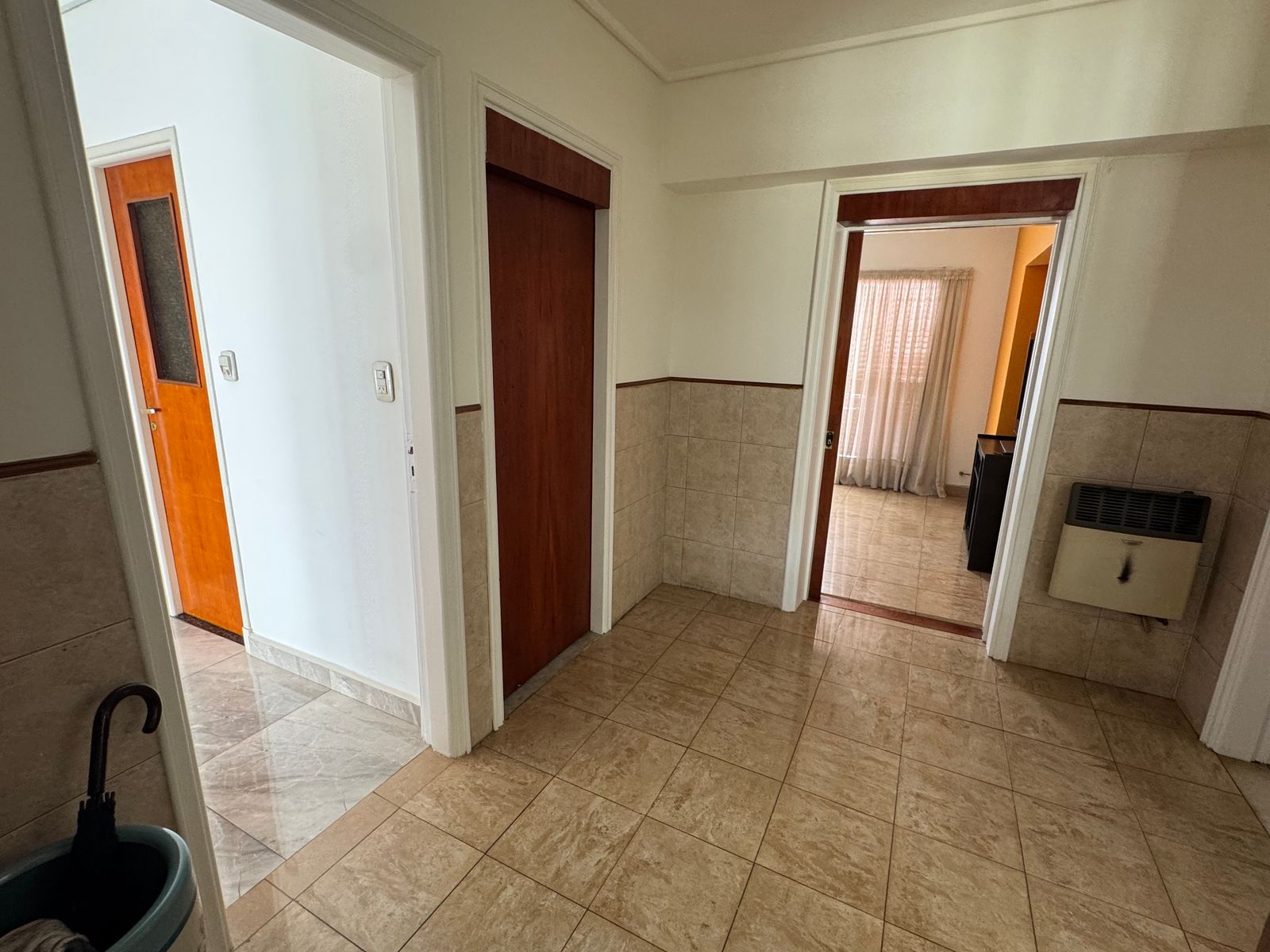 Casa 5 Ambientes con Quincho y Terraza — foto 3