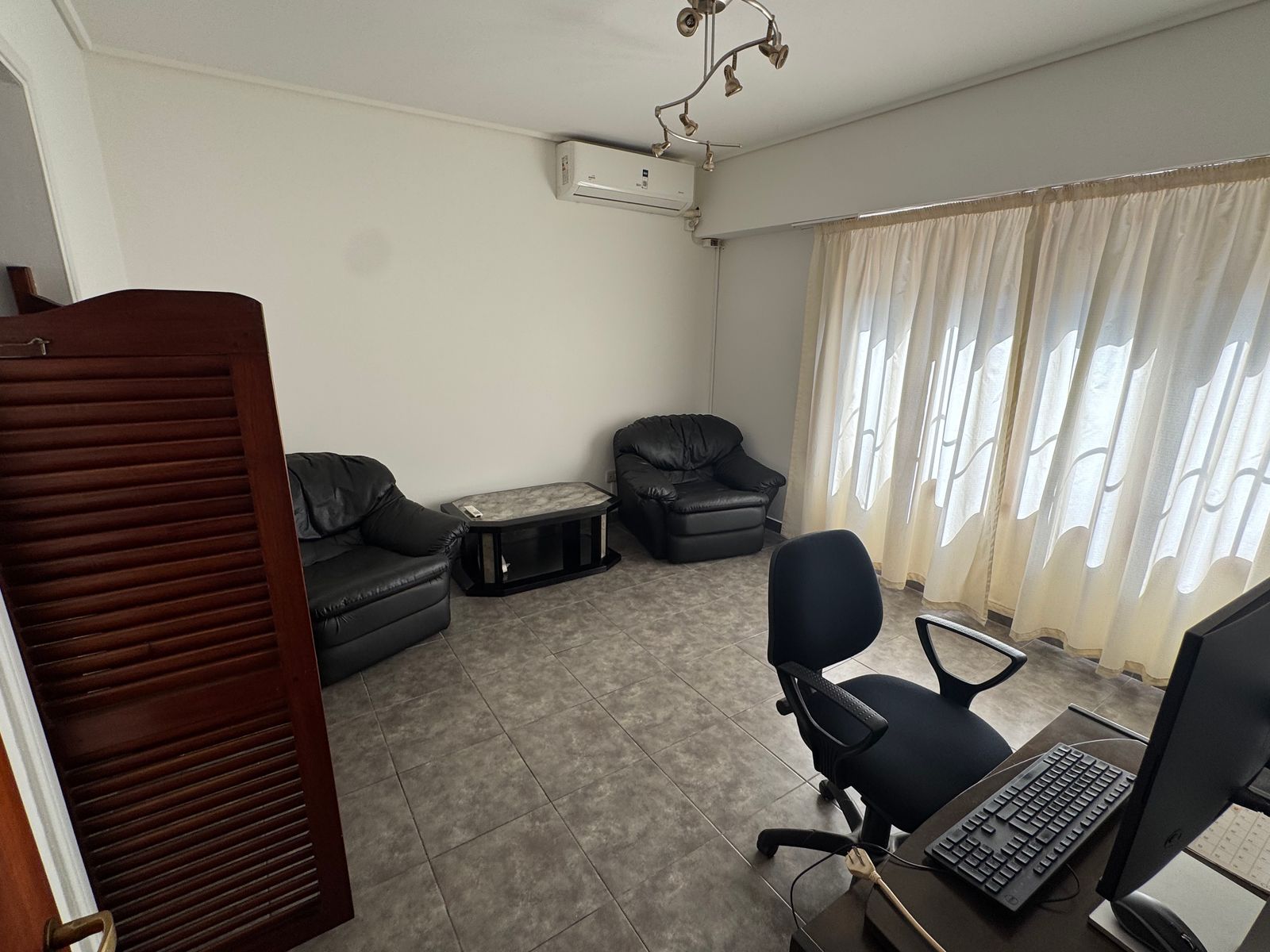 Casa 5 Ambientes con Quincho y Terraza — foto 12