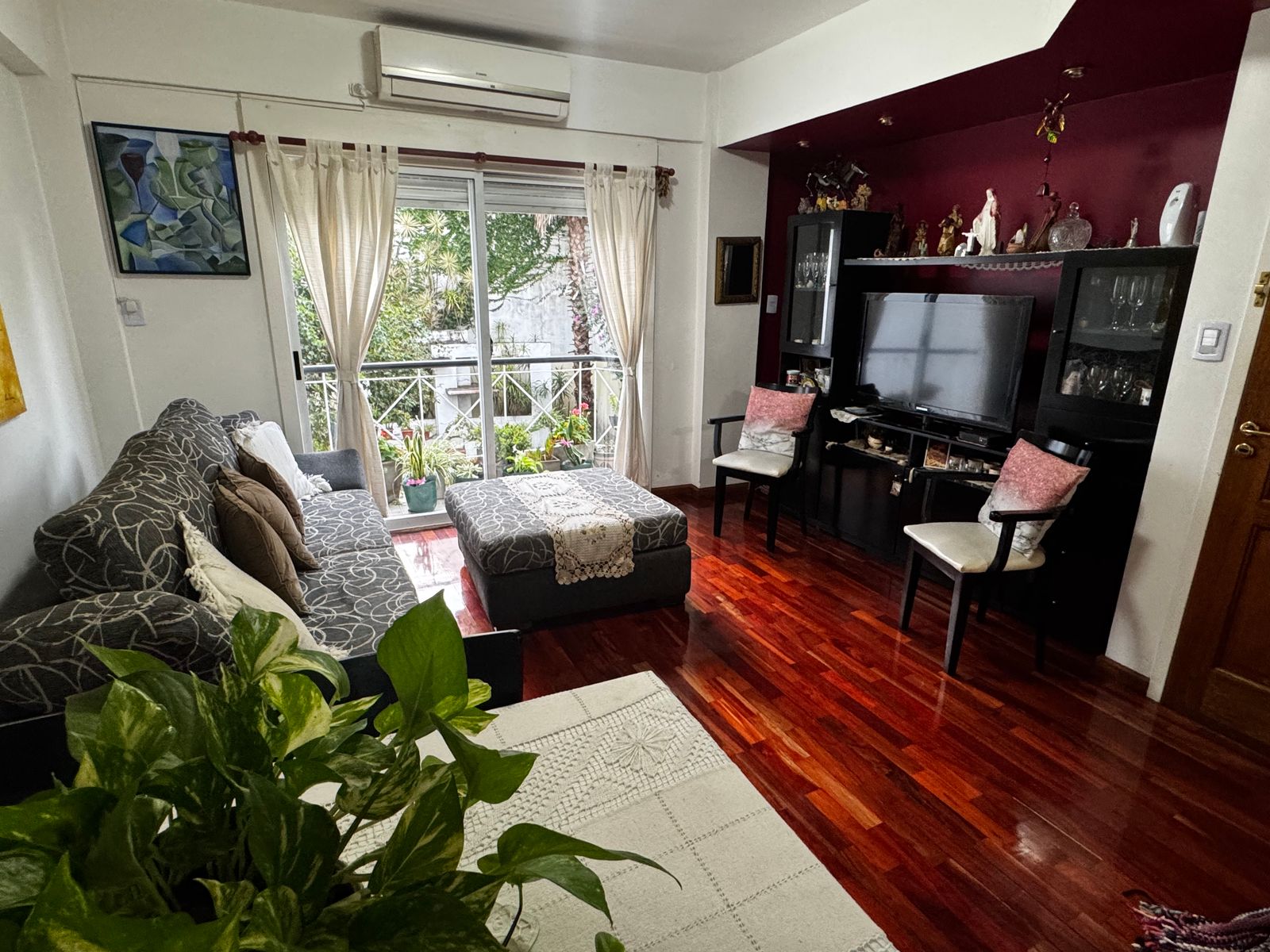 Hermoso PH en Triplex con Terraza Privada y Entorno Verde - Apto Crédito - 1