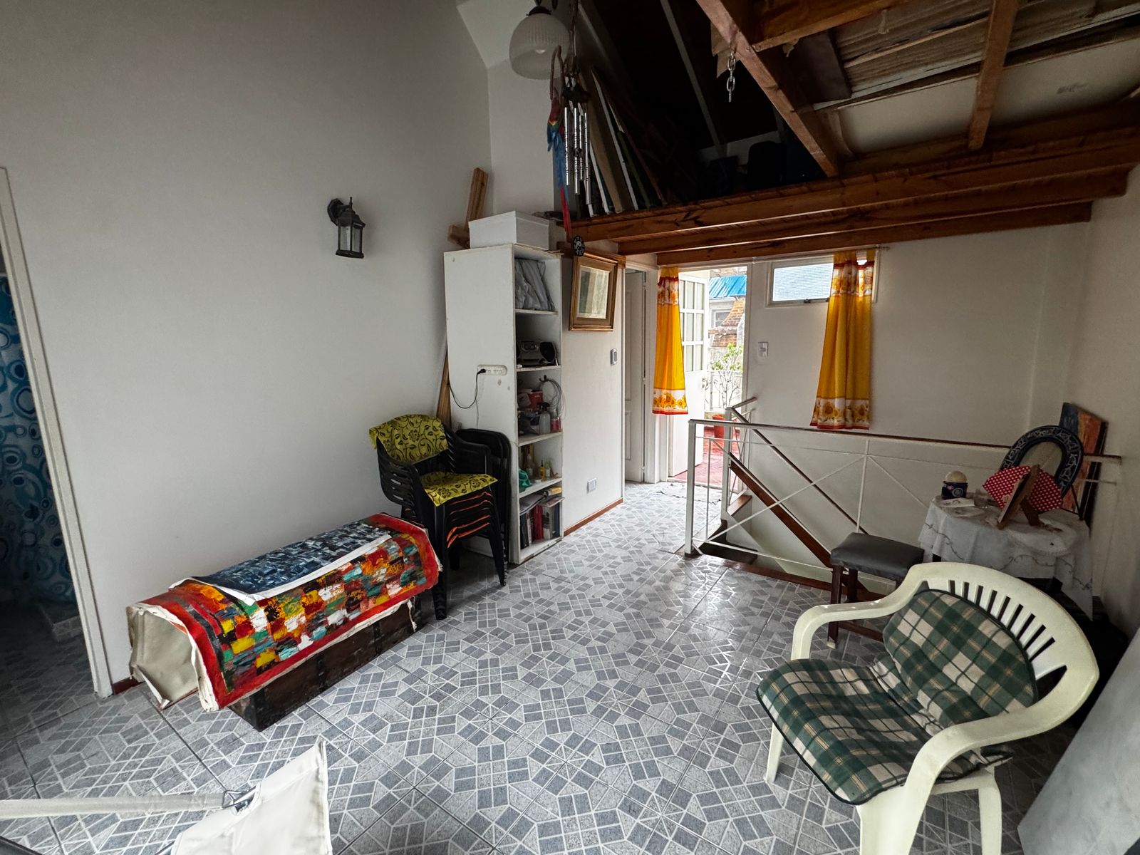 Hermoso PH en Triplex con Terraza Privada y Entorno Verde - Apto Crédito - 24
