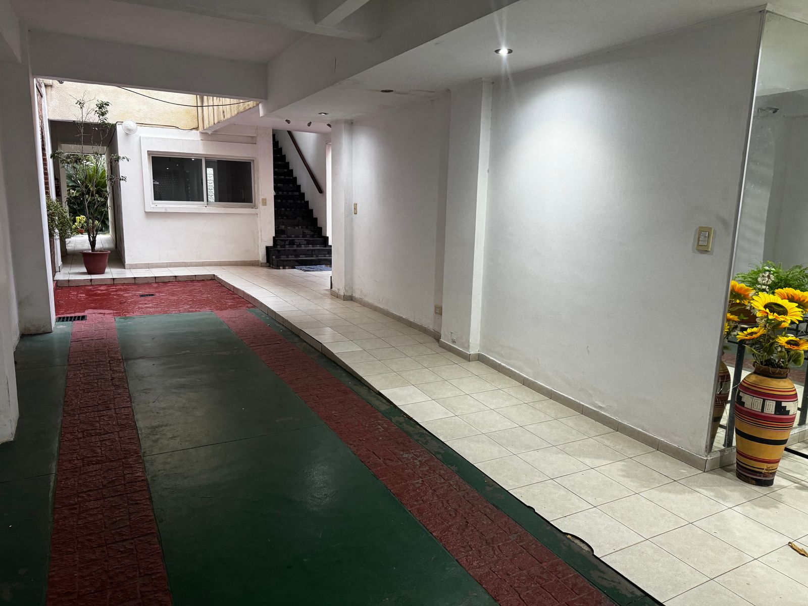 Hermoso PH en Triplex con Terraza Privada y Entorno Verde - Apto Crédito - 31