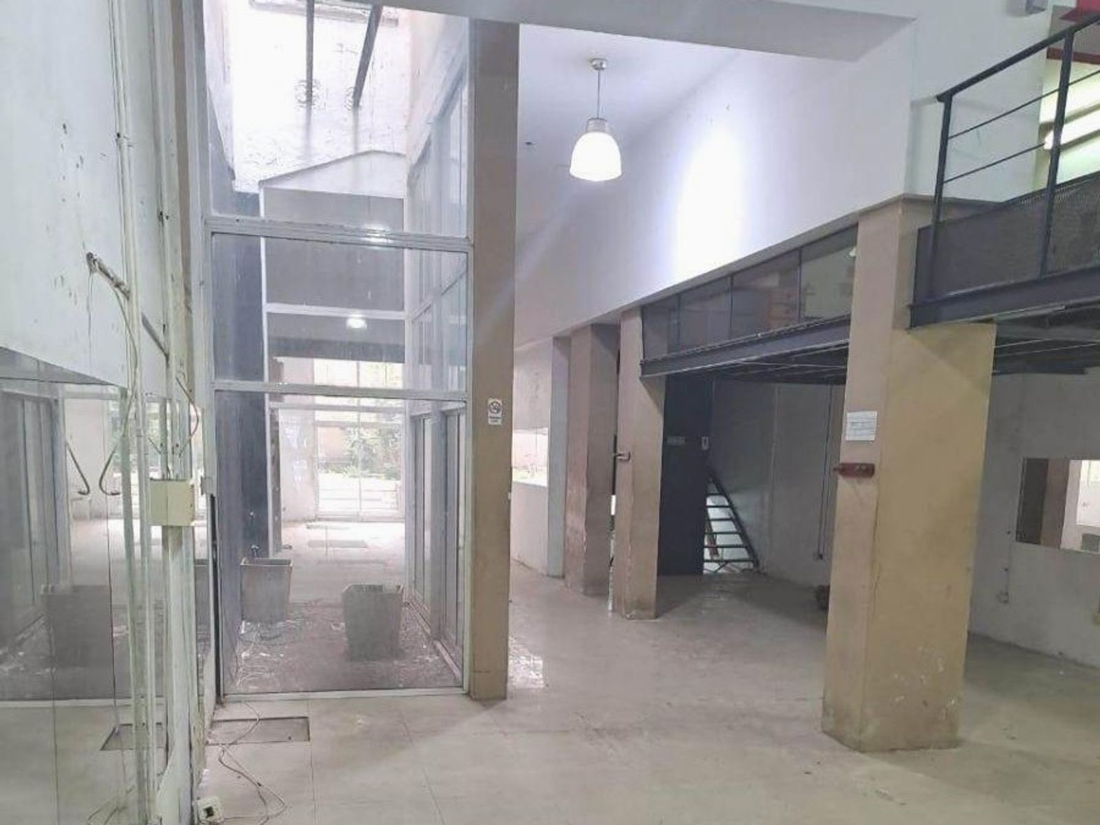 Edificio Comercial con Gran Potencial Constructivo - 5