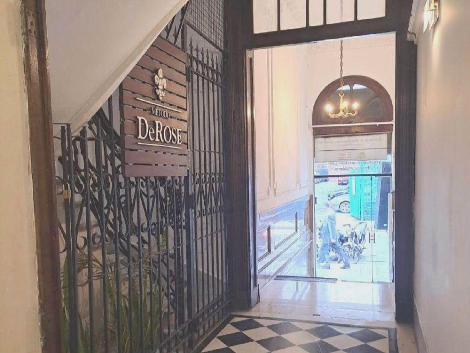 Edificio Comercial con Gran Potencial Constructivo - 12