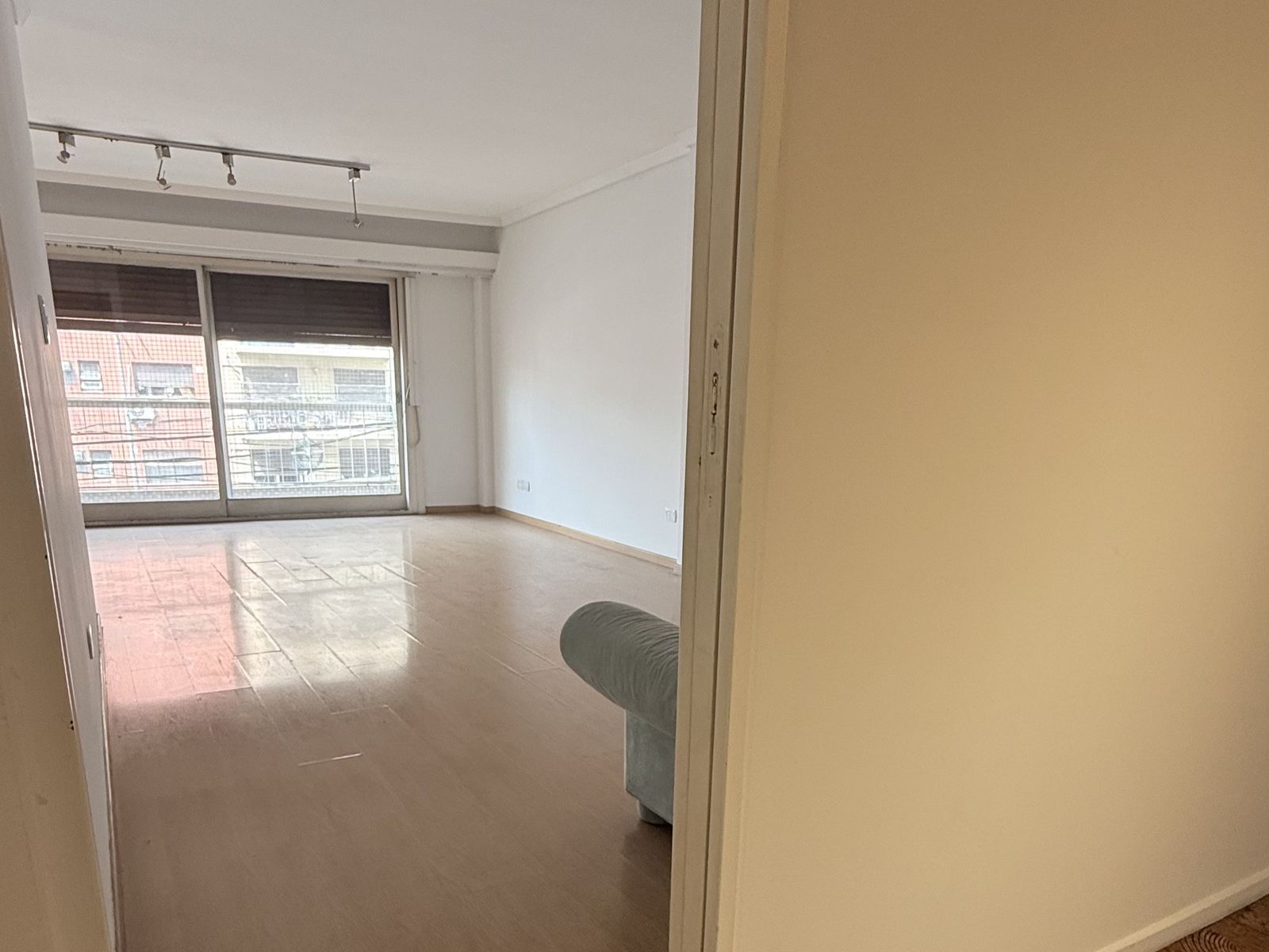 Semipiso 5 ambientes con cochera y dependencia - Apto Crédito - 3