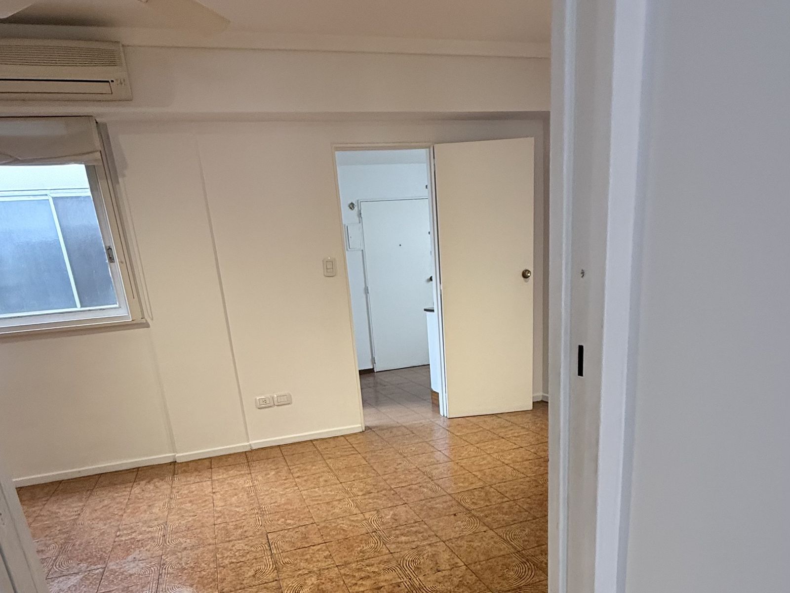 Semipiso 5 ambientes con cochera y dependencia - Apto Crédito - 13