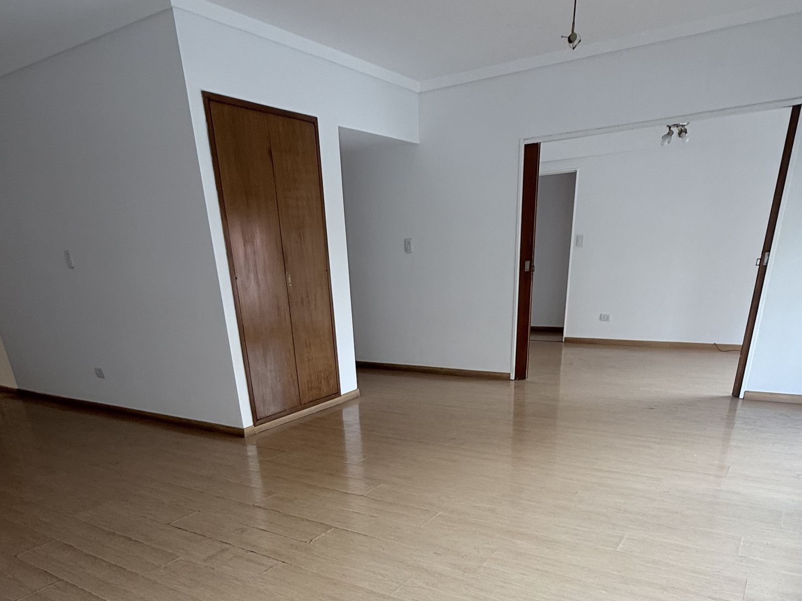 Semipiso 5 ambientes con cochera y dependencia - Apto Crédito - 14