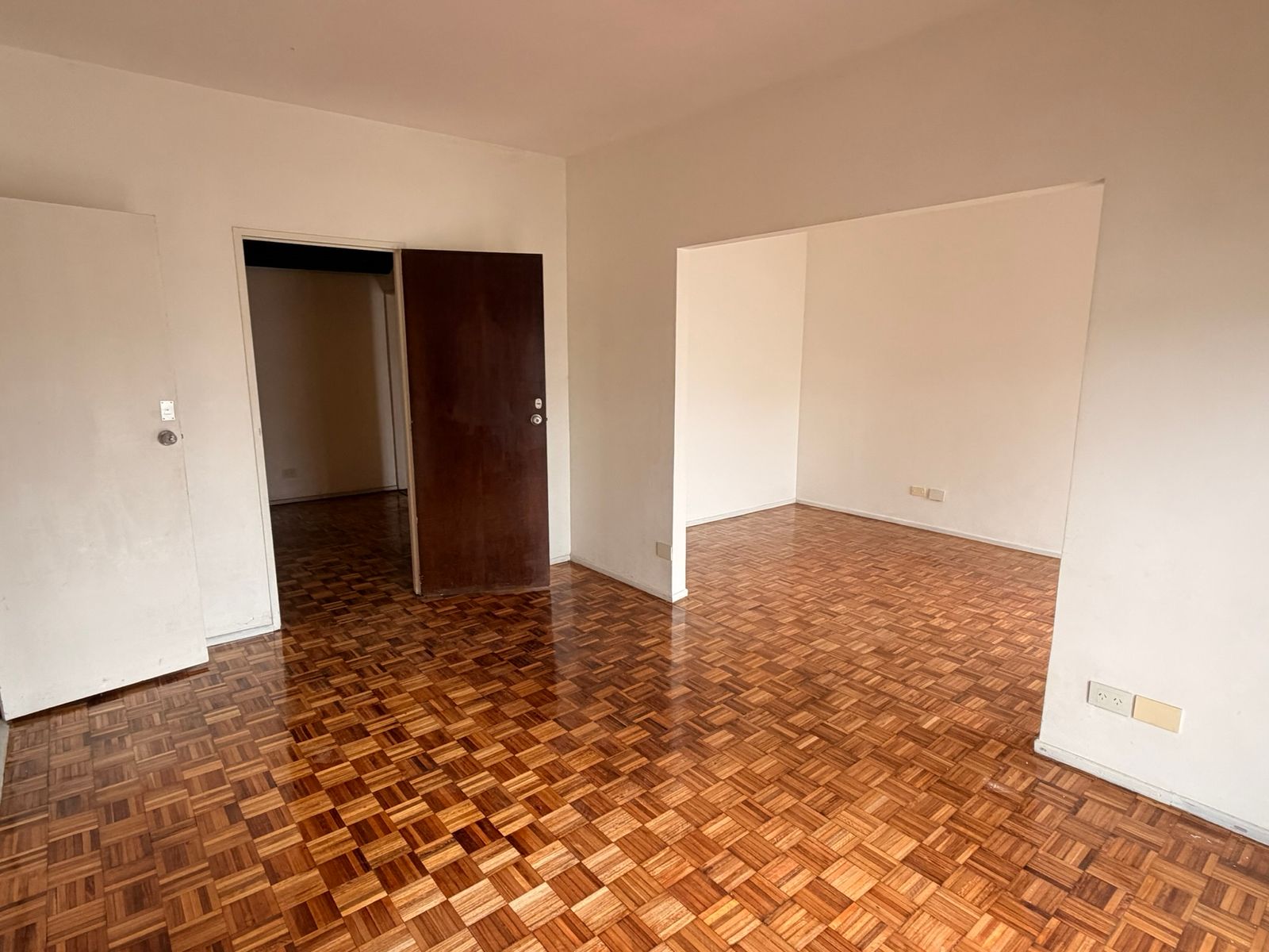 Departamento 4 ambientes súper luminoso con balcones en Tribunales - 6