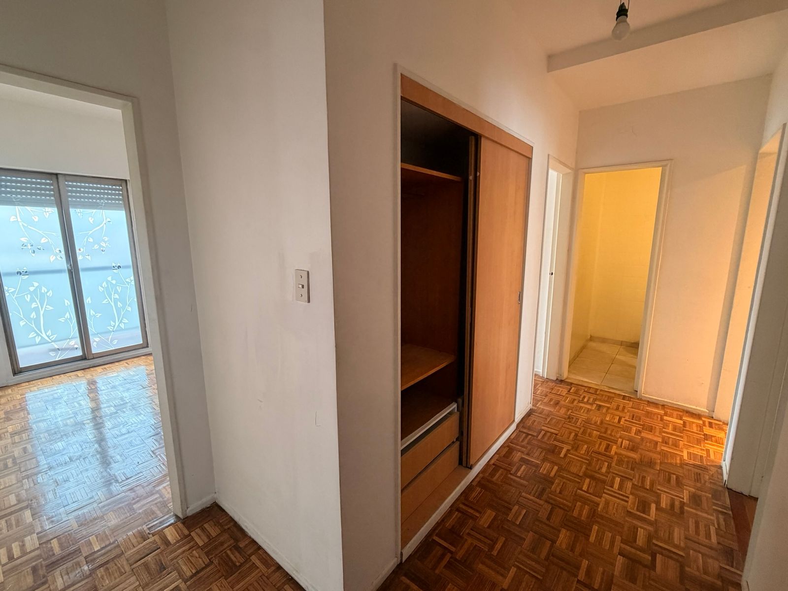 Departamento 4 ambientes súper luminoso con balcones en Tribunales - 17