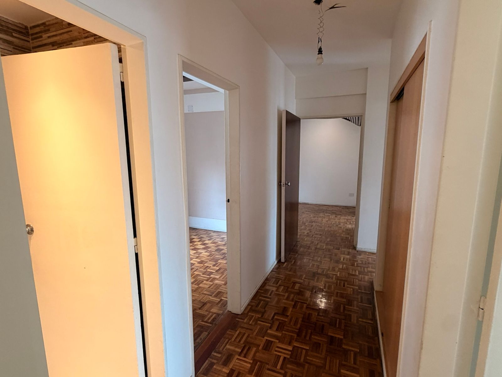Departamento 4 ambientes súper luminoso con balcones en Tribunales - 18