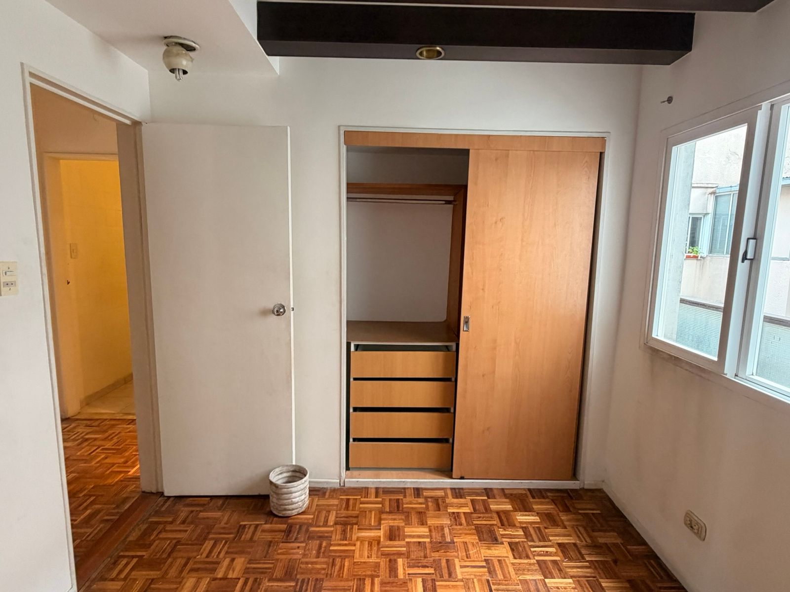 Departamento 4 ambientes súper luminoso con balcones en Tribunales - 34