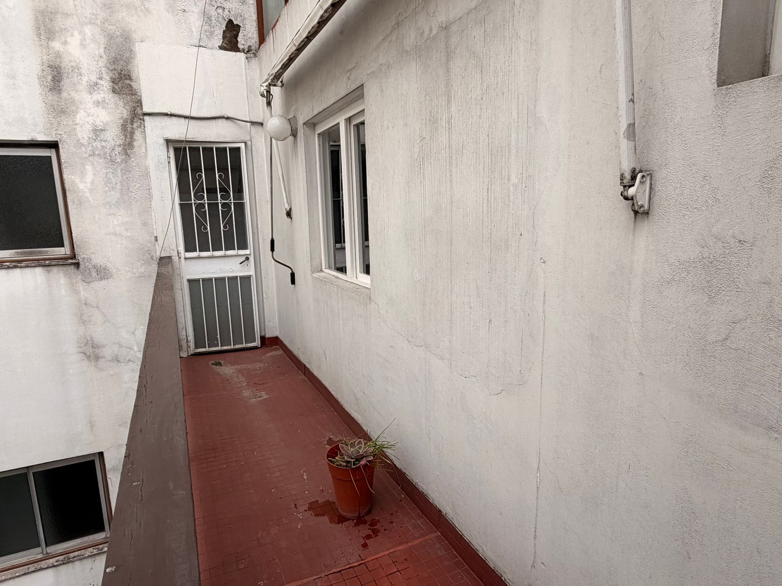 Departamento 4 ambientes súper luminoso con balcones en Tribunales - 35