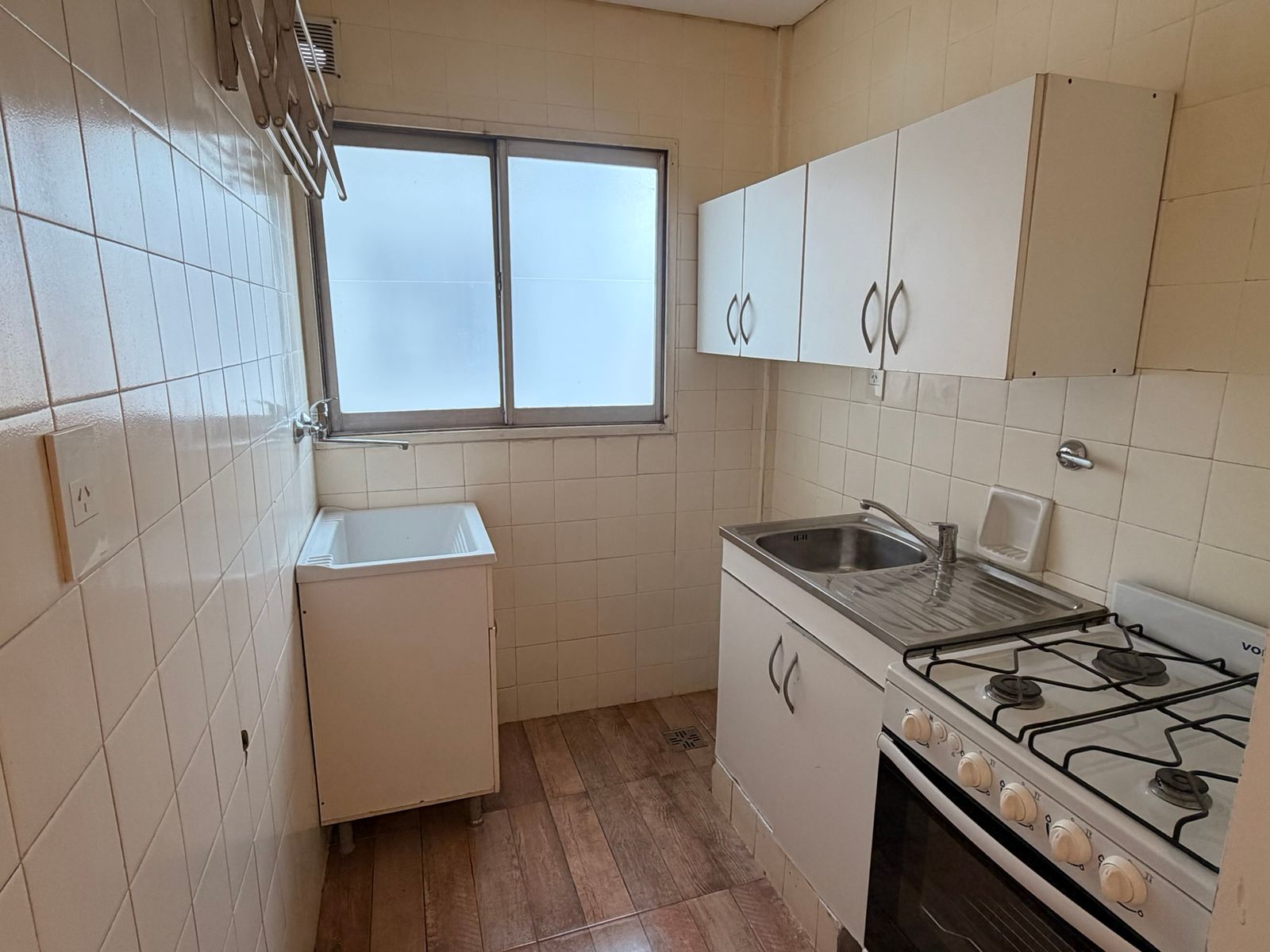 Departamento 4 ambientes súper luminoso con balcones en Tribunales - 42