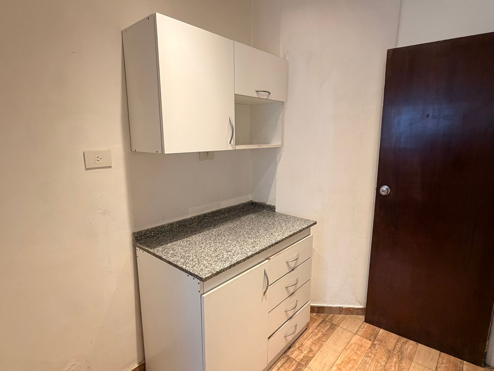 Departamento 4 ambientes súper luminoso con balcones en Tribunales - 44