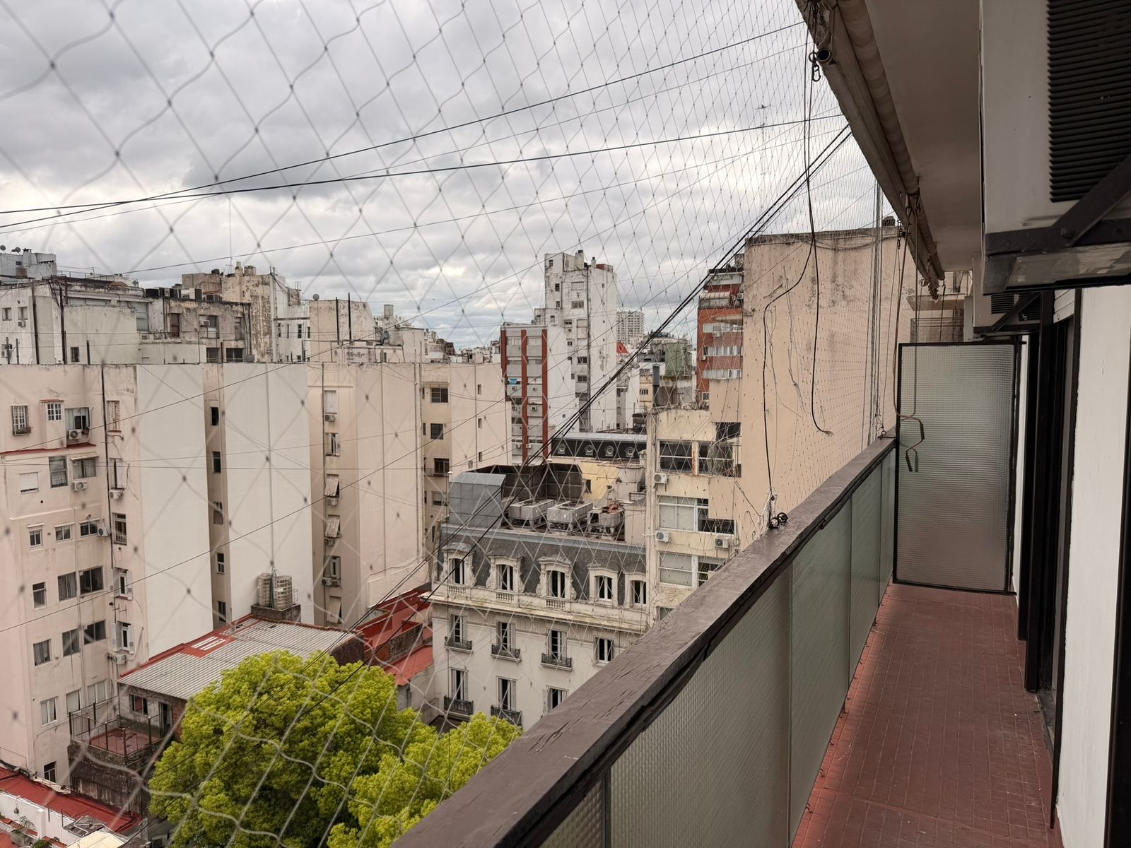 Departamento 4 ambientes súper luminoso con balcones en Tribunales - 45